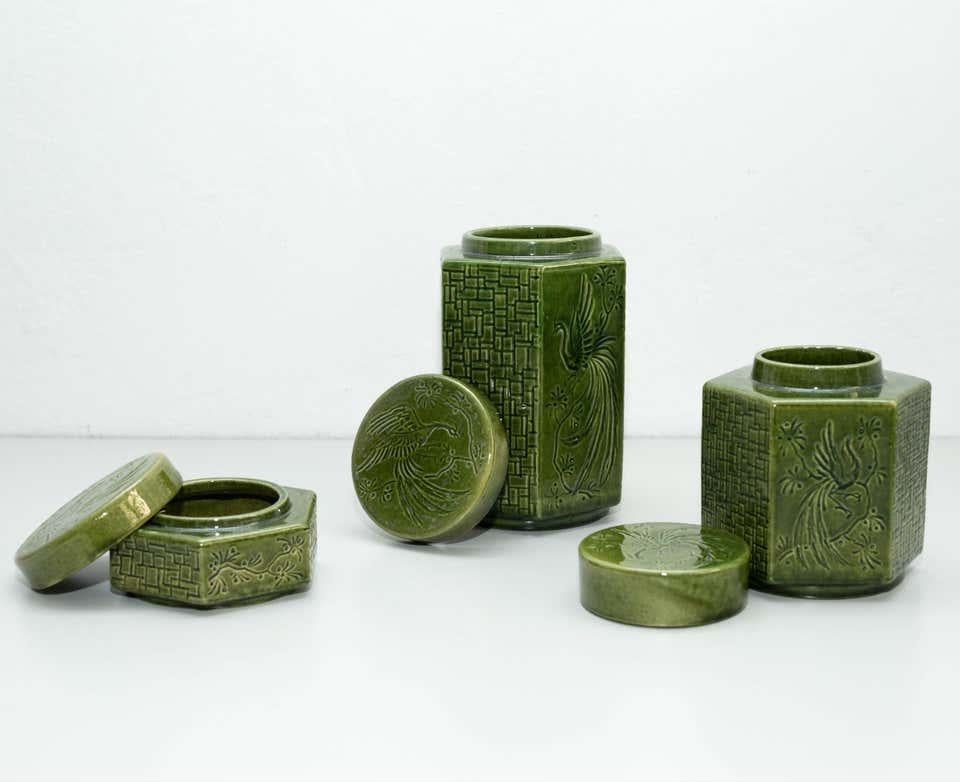 Ensemble de vases en céramique orientale, vers 1960 en vente 2
