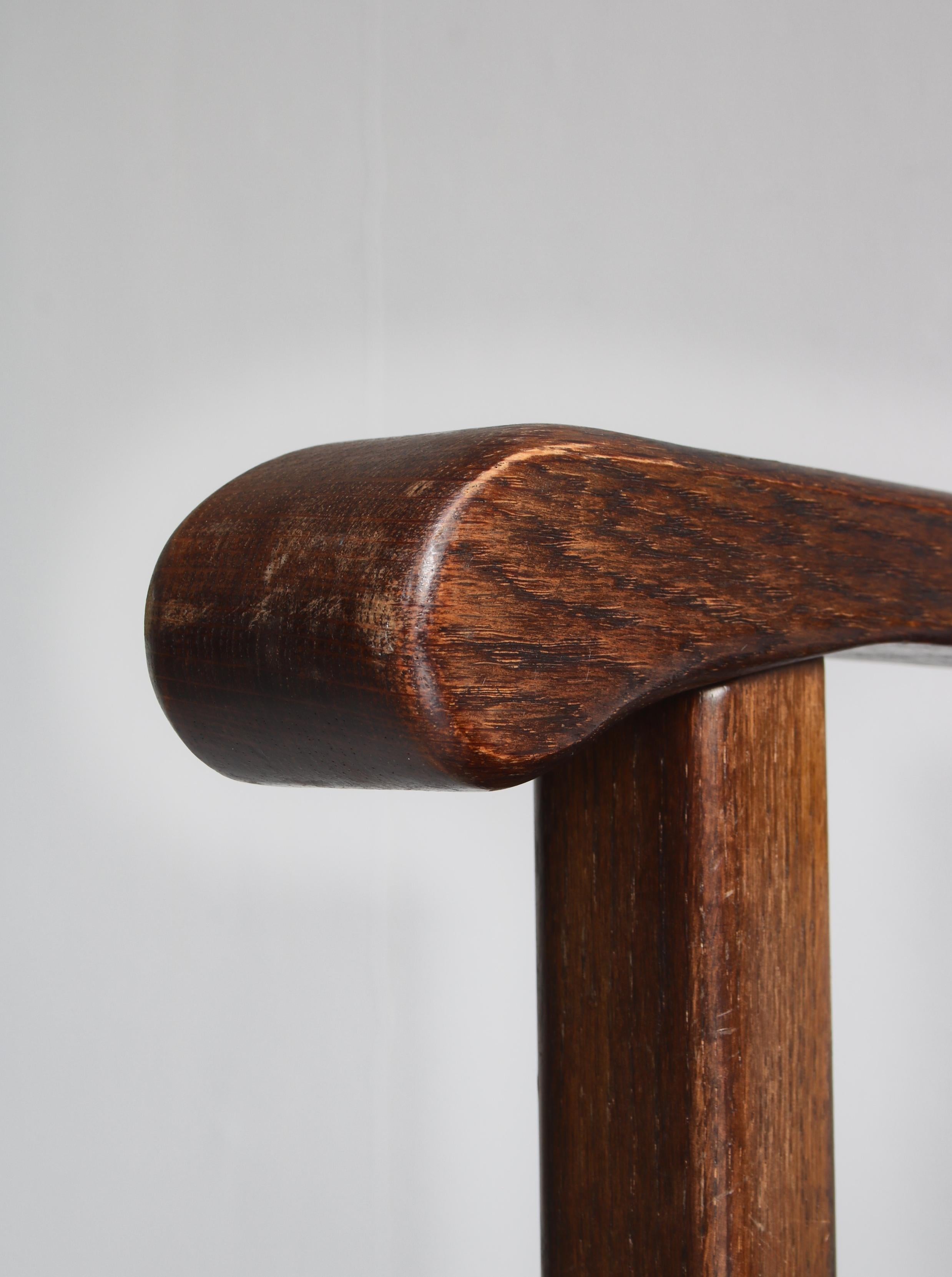 Ensemble de fauteuils Arts and Crafts d'origine par l'ébéniste danois en chêne et cuir en vente 10