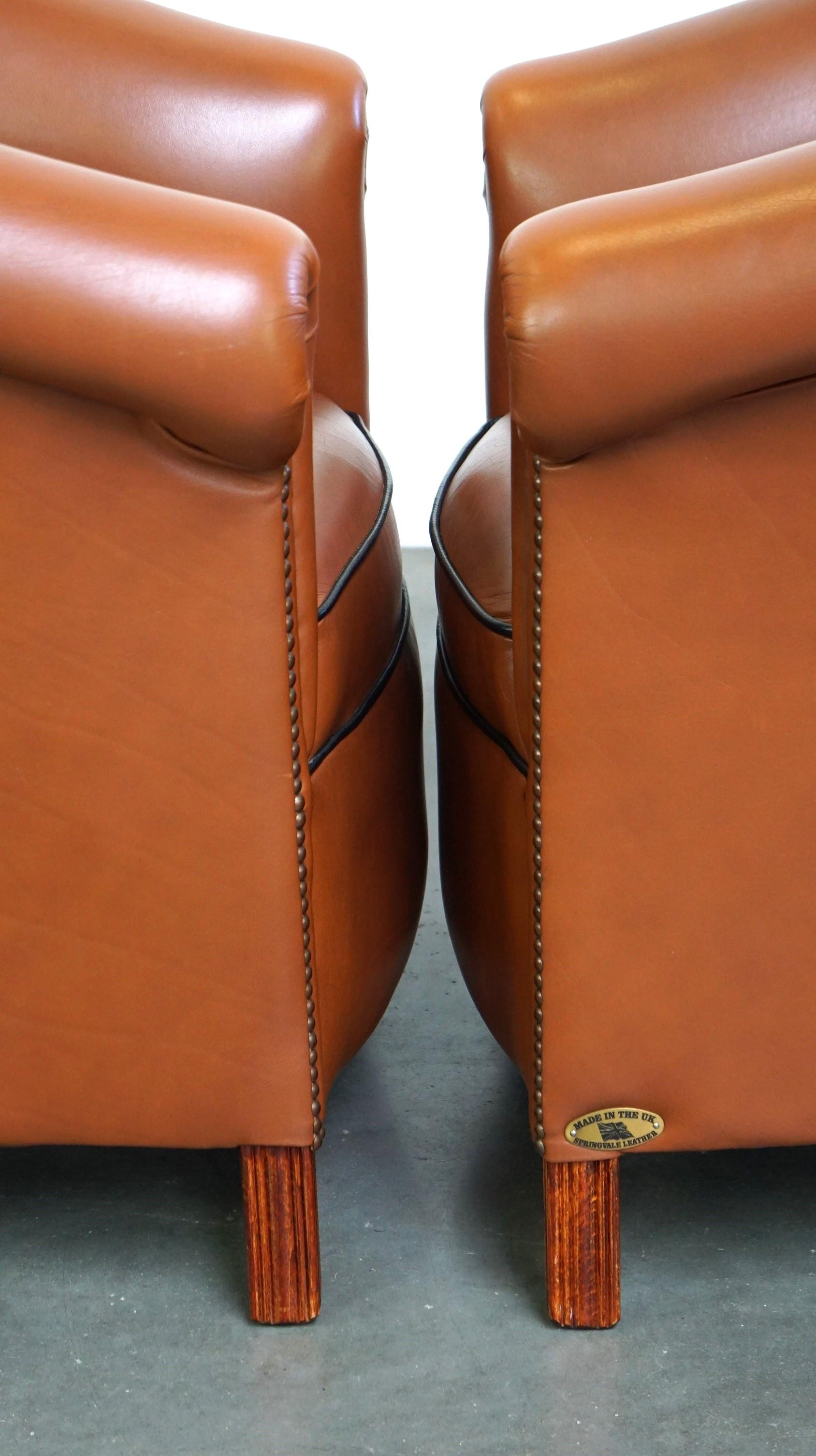 Ensemble de fauteuils club springvale anglais originaux fabriqués à la main en bon état en vente 5