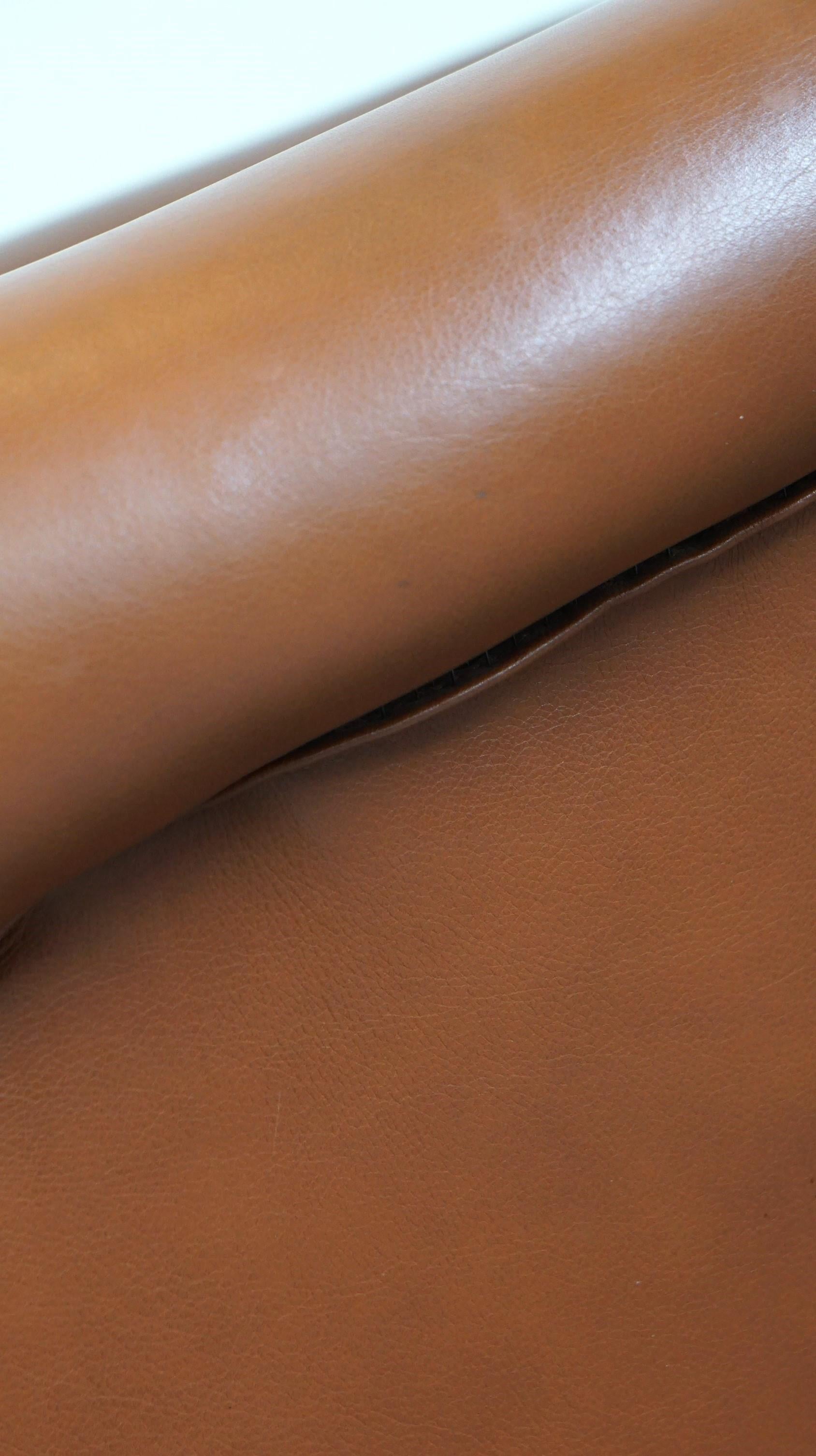 Ensemble de fauteuils club springvale anglais originaux fabriqués à la main en bon état en vente 9