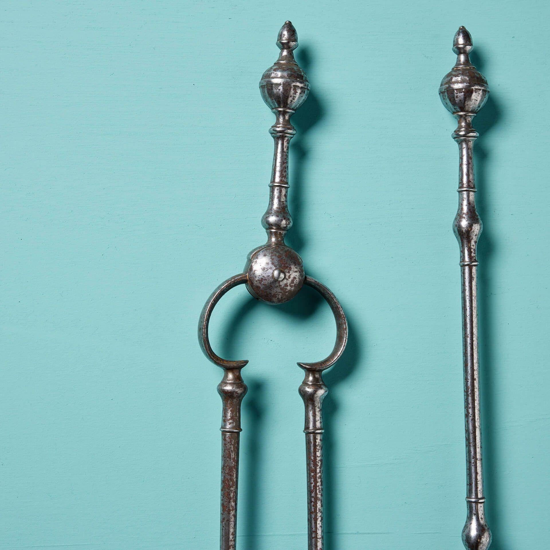 Inglese Set di ferri da stiro originali georgiani in vendita