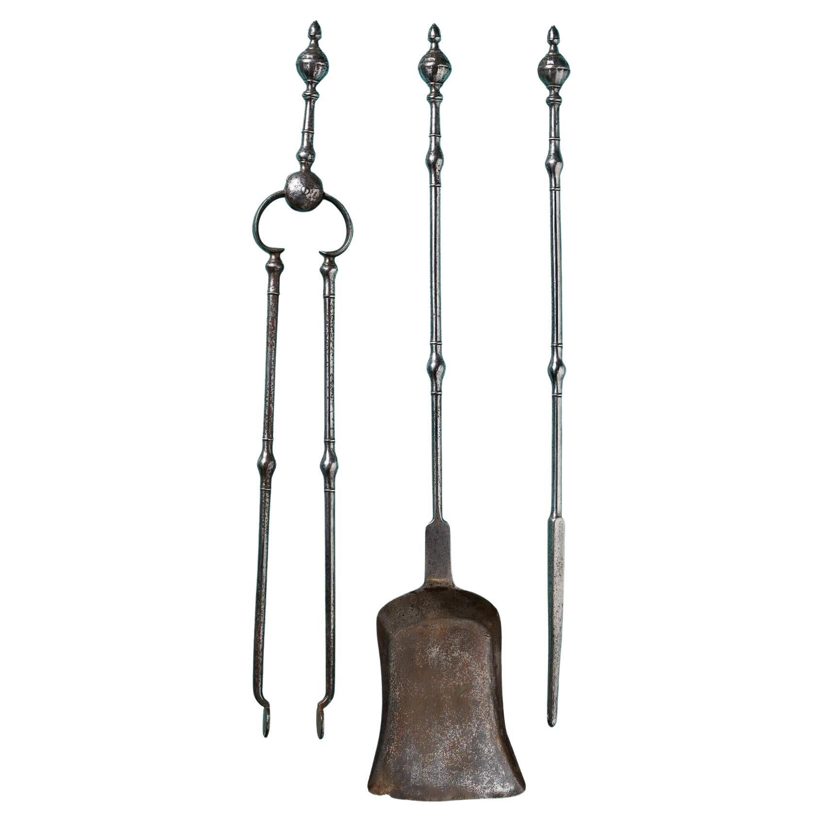 Set di ferri da stiro originali georgiani in vendita