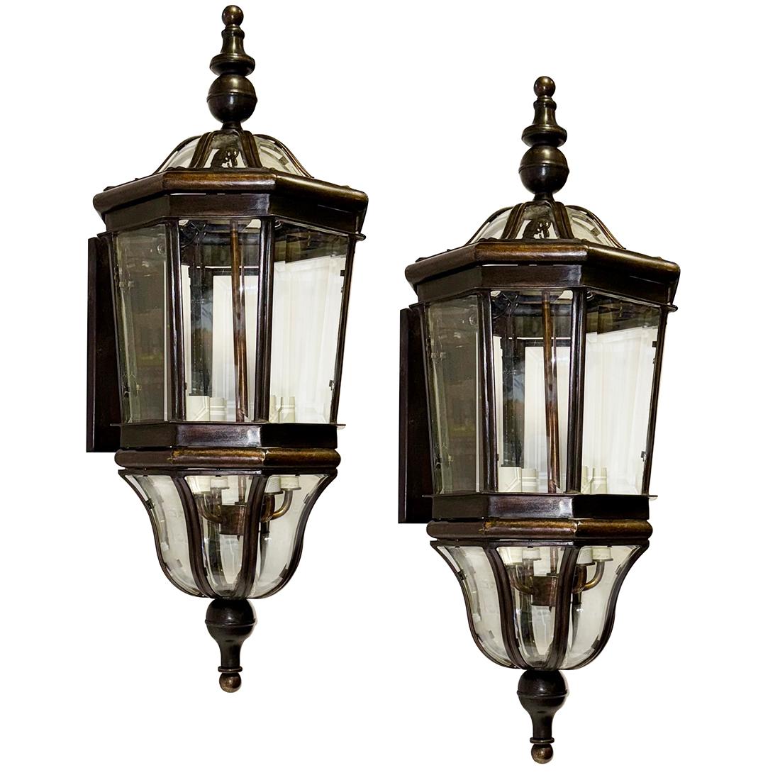Set di lanterne da esterno in bronzo fuso, vendute a coppie in vendita 4
