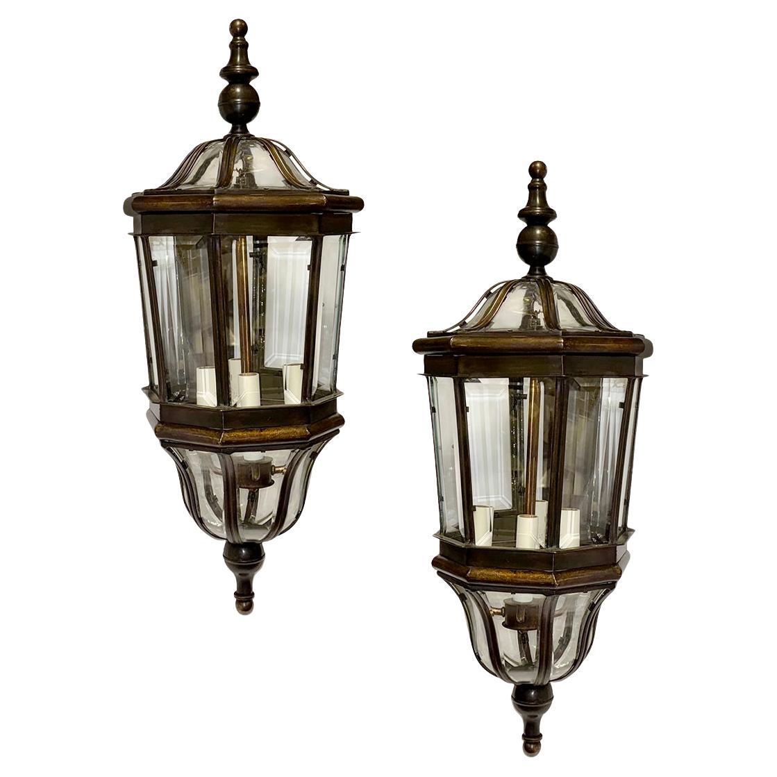 Set di lanterne da esterno in bronzo fuso, vendute a coppie