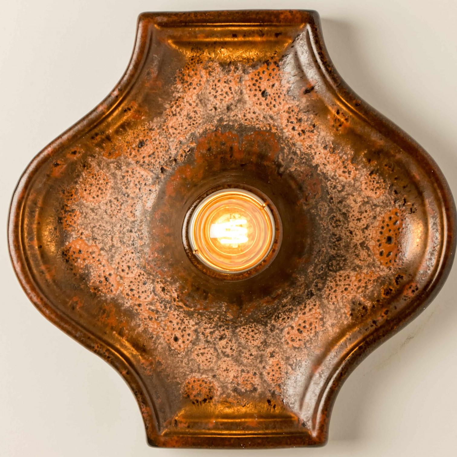 Smaltato Set di applique ovali in ceramica rossa, marrone e verde, Germania 1970 in vendita