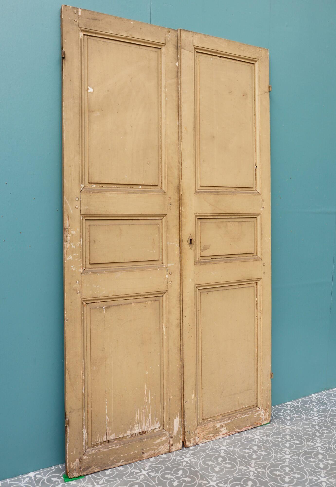 Set of Painted Pine French Cupboard Doors In Fair Condition For Sale In Wormelow, Herefordshire