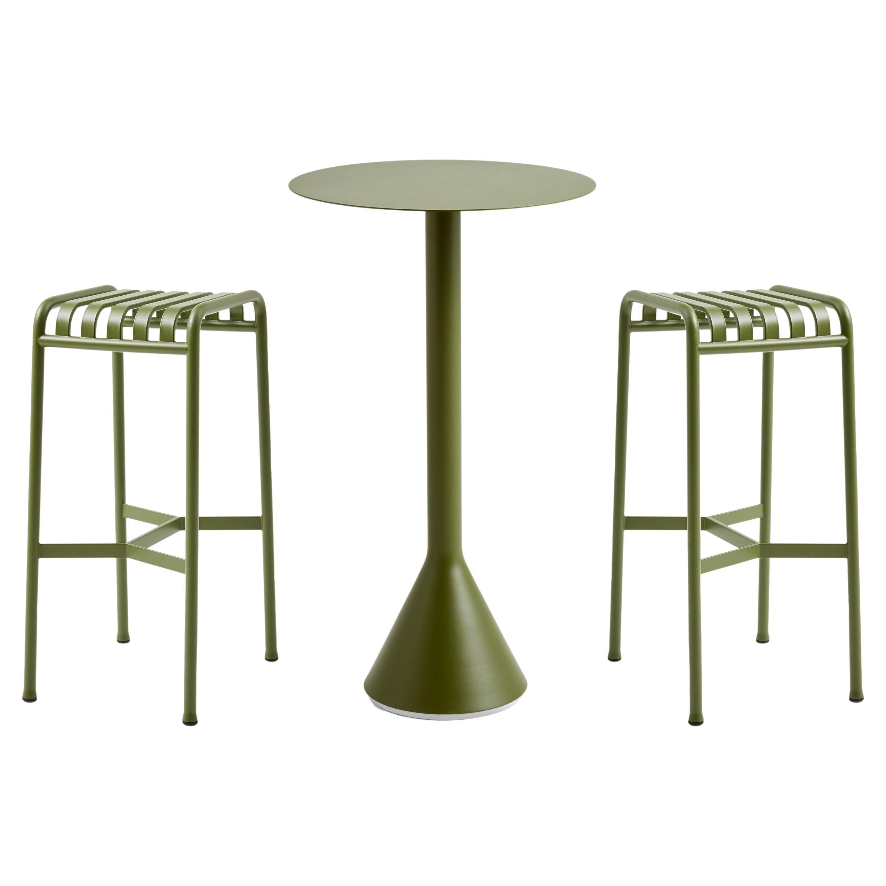 Conjunto de mesa cónica y taburetes de bar Palissade-oliva-de Ronan/Erwan Bouroullec para Hay