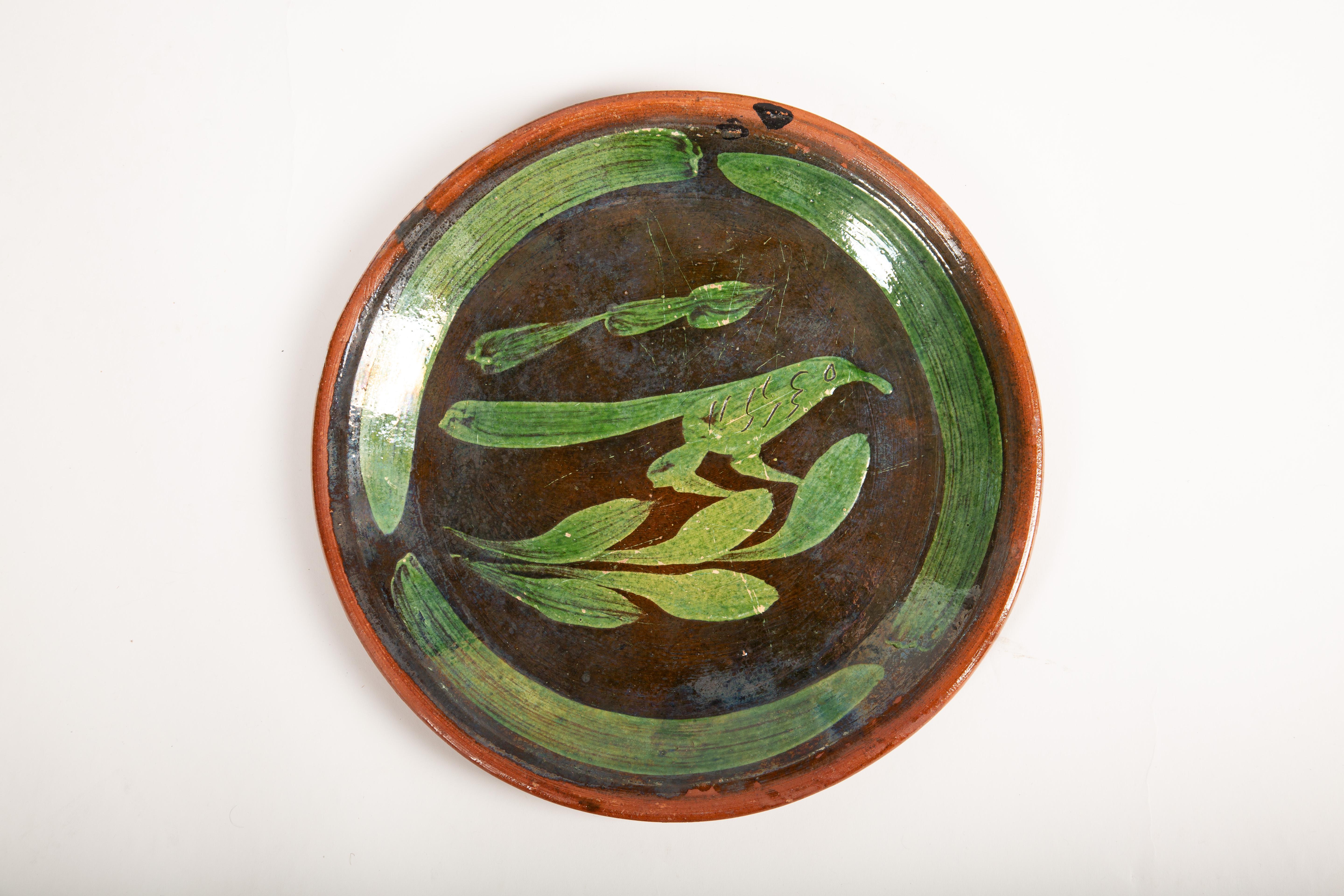 Earthenware Set of Patamban Michoacán Folk Art Plates – Mid-20th Century Mexican Redware