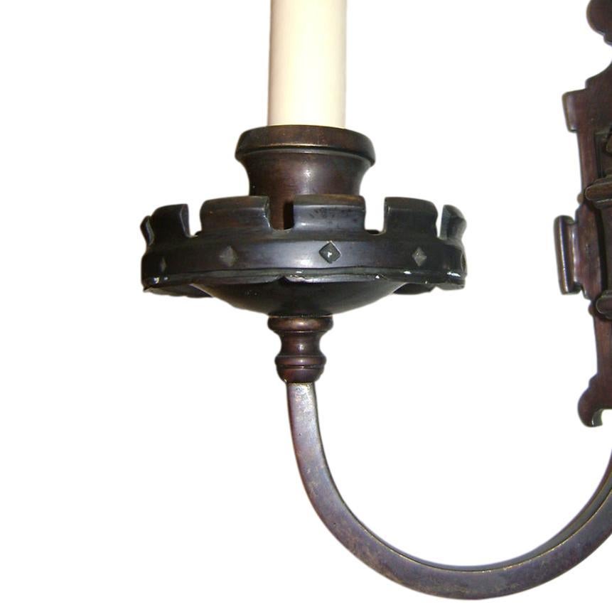 Set di lampade inglesi in bronzo patinato, vendute a coppia In condizioni buone in vendita a New York, NY