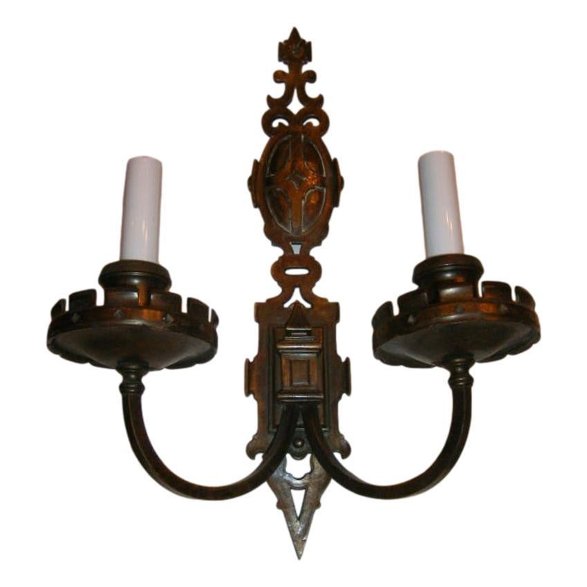Inizio XX secolo Set di lampade inglesi in bronzo patinato, vendute a coppia in vendita