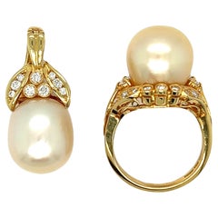 Conjunto de Anillo y Colgante Realzador de Perlas Doradas y Diamantes Oro Amarillo 18k