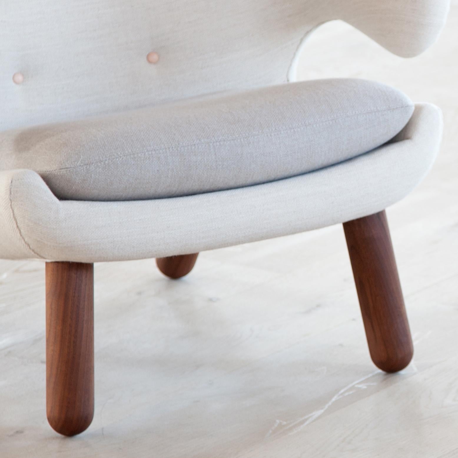 Set of Pelican Chair in Wood and Fabric and Pelican Table by Finn Juhl 3