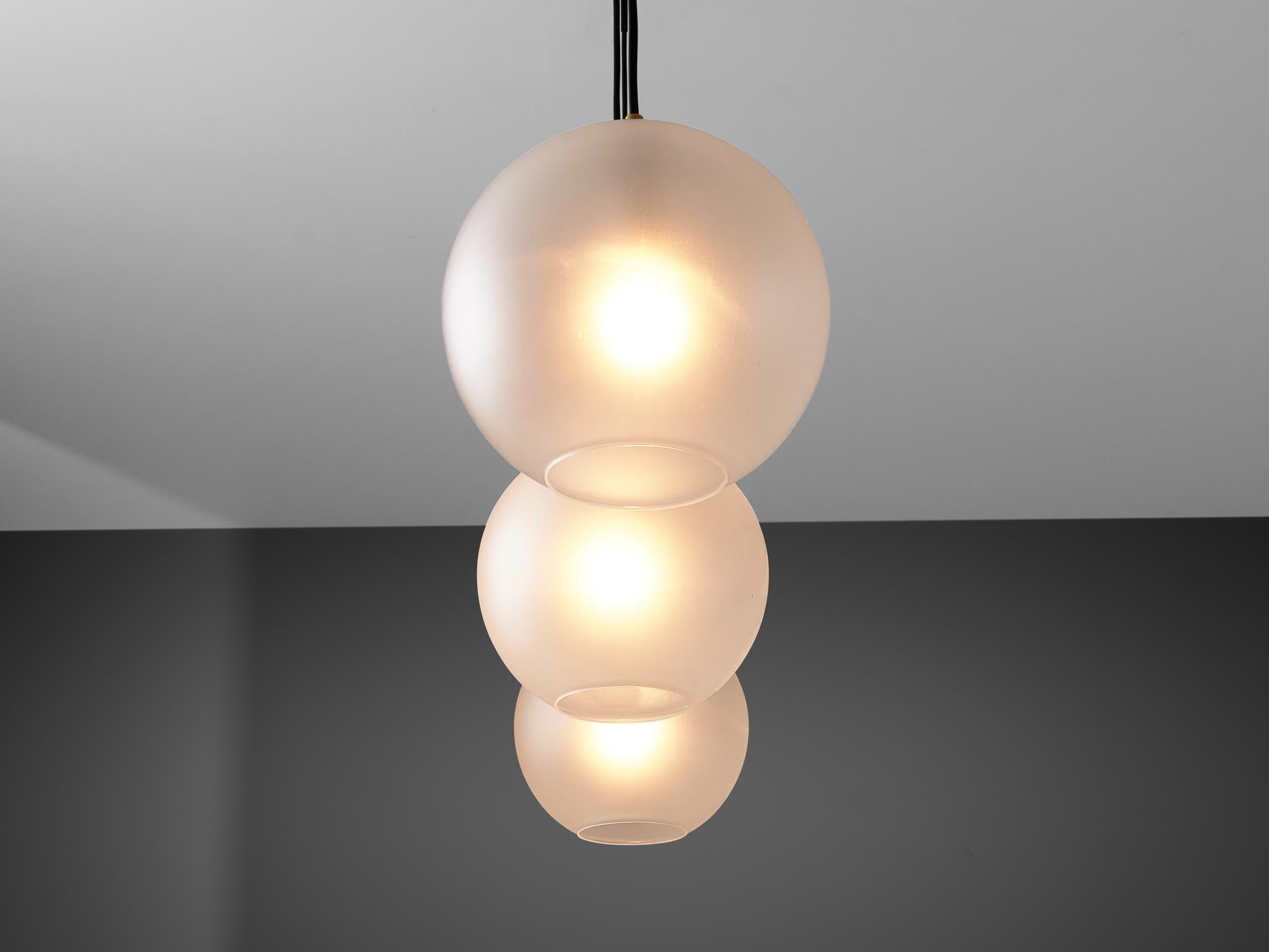 Pendants in Satin Glass In Good Condition For Sale In Waalwijk, NL