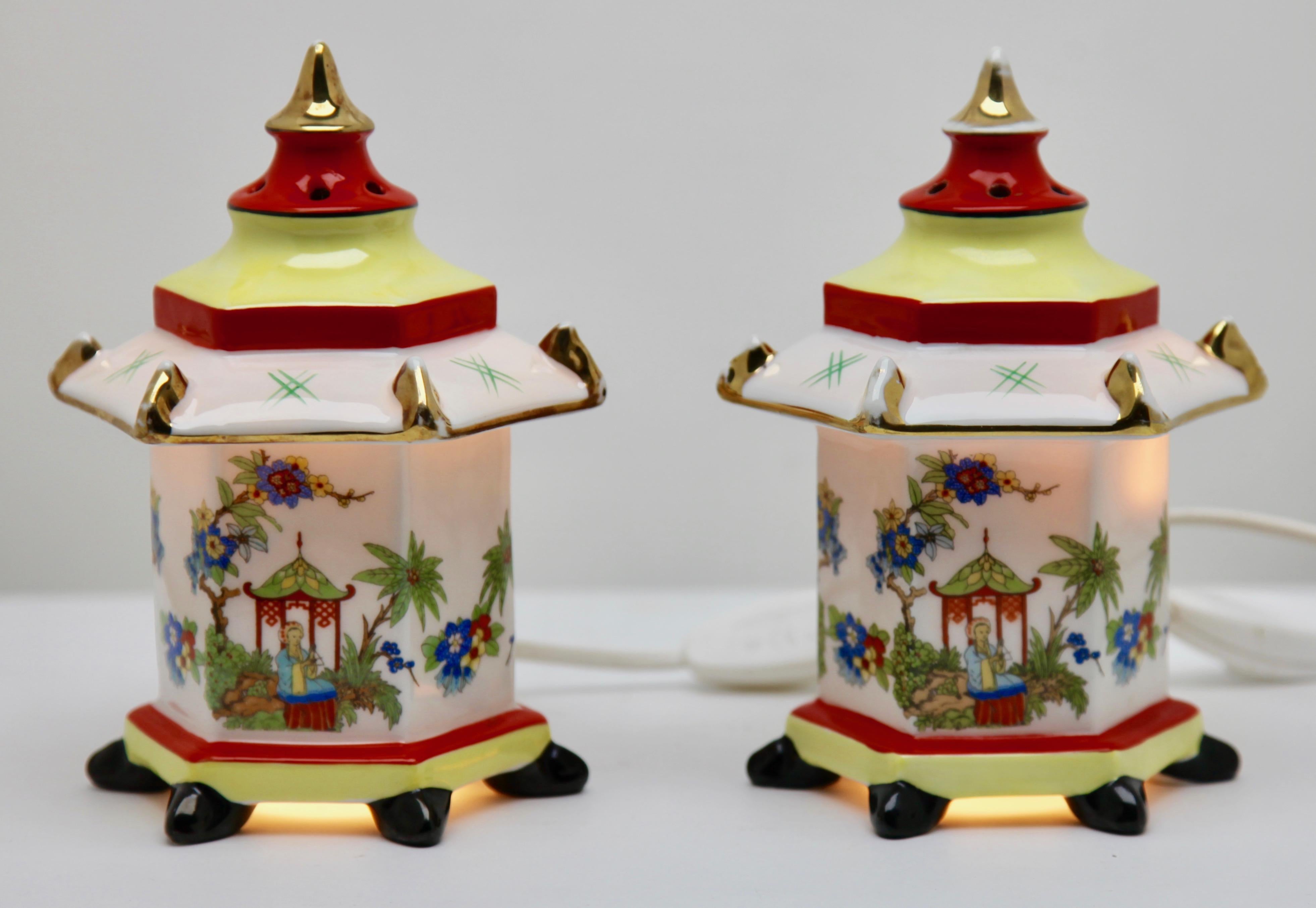 Rare and gorgeous Pagode pair of perfume lamps Gerold & Co. Tettau Bavaria
In excellent condition and in full working order having recently been re-wired 

Germany, 1930s, excellent condition
Porcelain air purifier/table lamp, 1930s. Undamaged