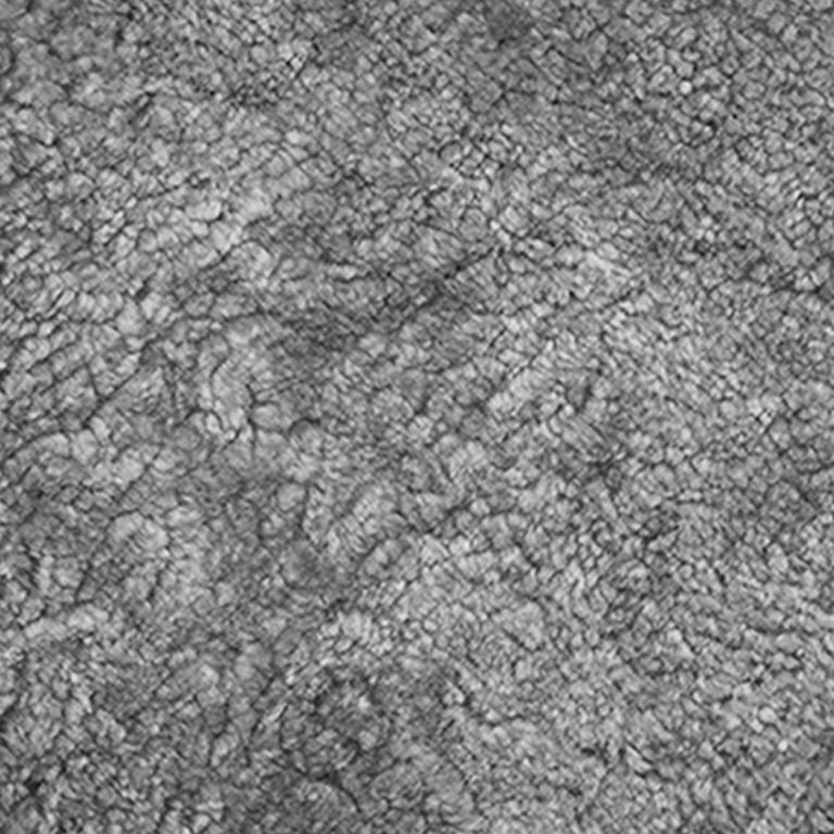 Set aus Petra Lounge Chair & Pouf aus skandinavischem Grey22 Schafsfell 17mm/Walnuss im Zustand „Neu“ im Angebot in Dubai, AE