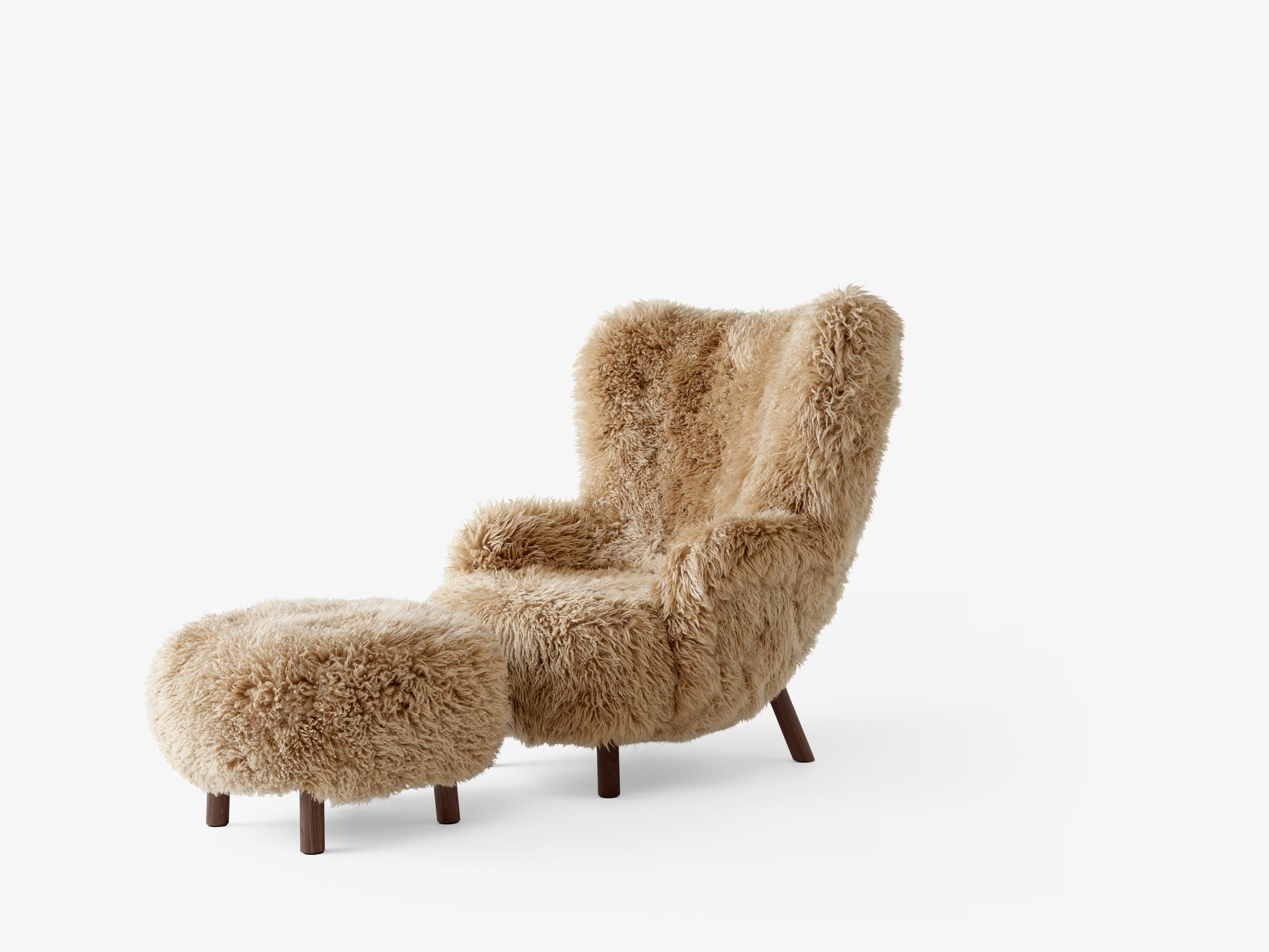 Petra VB3 
Basata su un progetto originale del designer danese Viggo Boesen del 1938, Petra è una poltrona lounge con uno schienale alto e alato e un comfort senza pari. 
La poltrona Petra segue il grande successo di Little Petra, che prende il nome