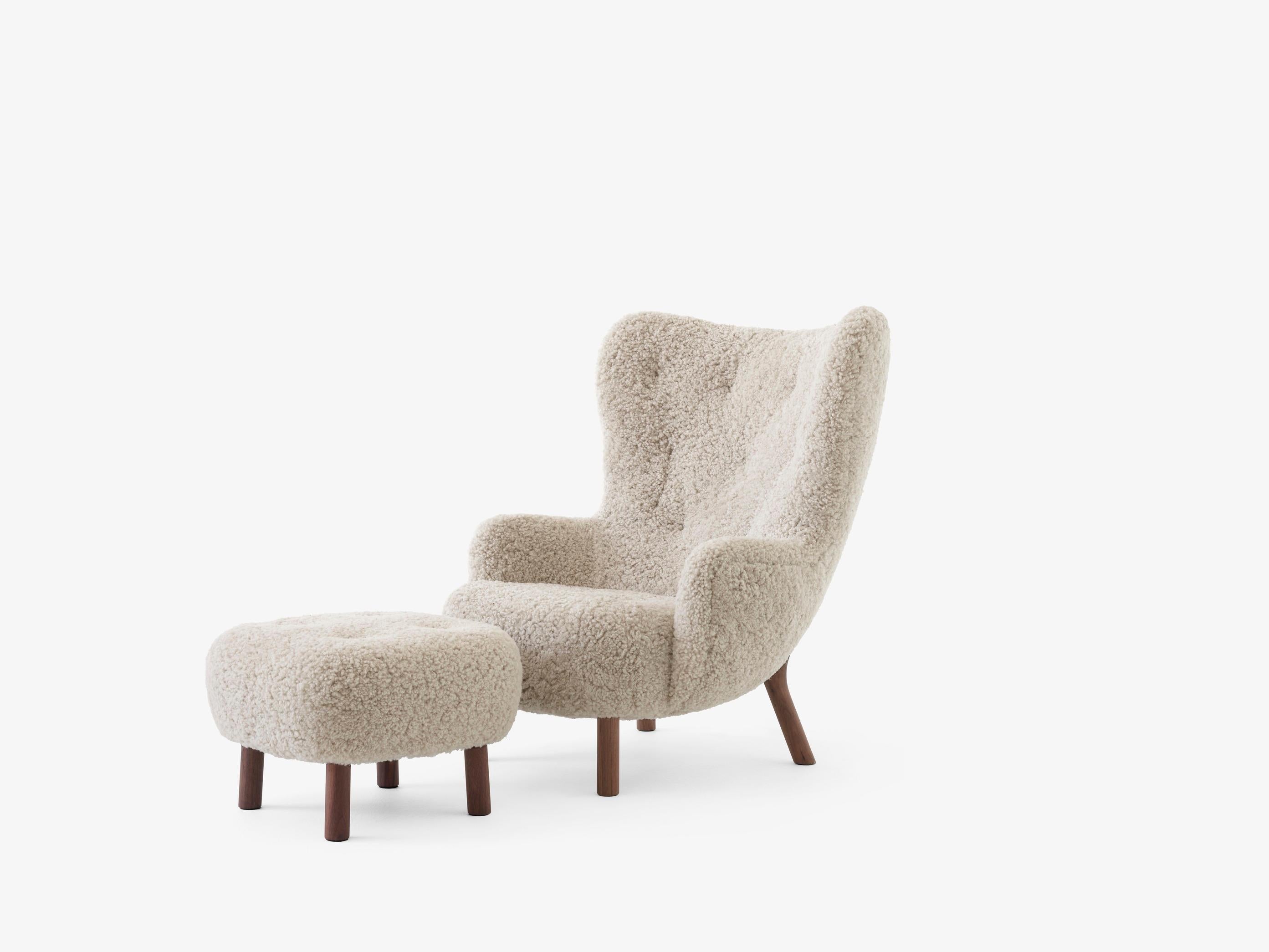 Scandinavo moderno Set di poltrone e pouf Petra - Pelle di pecora Moonlight/noce - Viggo Boesen per AT&T in vendita