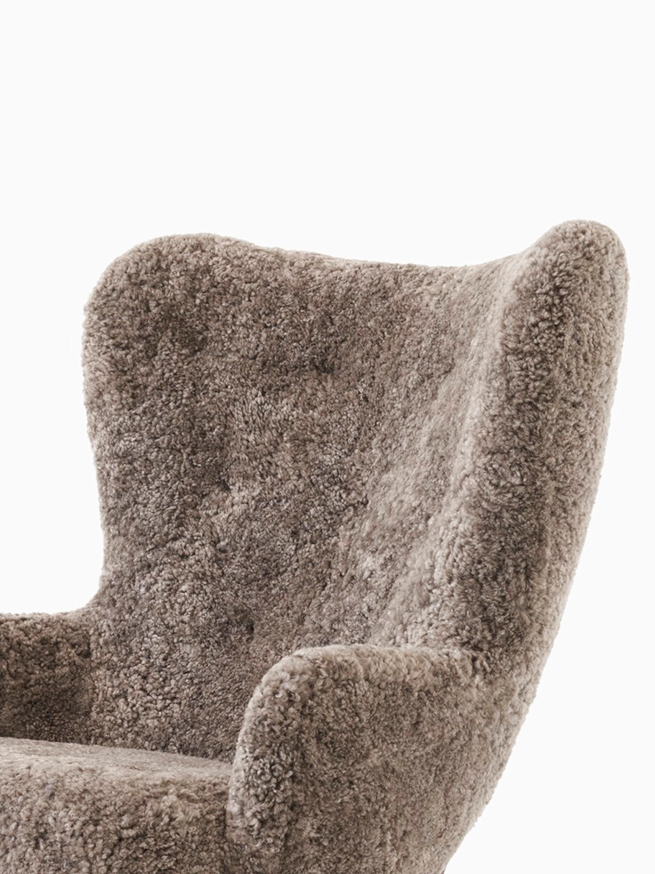 Petra VB3 
Basata su un progetto originale del designer danese Viggo Boesen del 1938, Petra è una poltrona lounge con uno schienale alto e alato e un comfort senza pari. 
La poltrona Petra segue il grande successo di Little Petra, che prende il nome