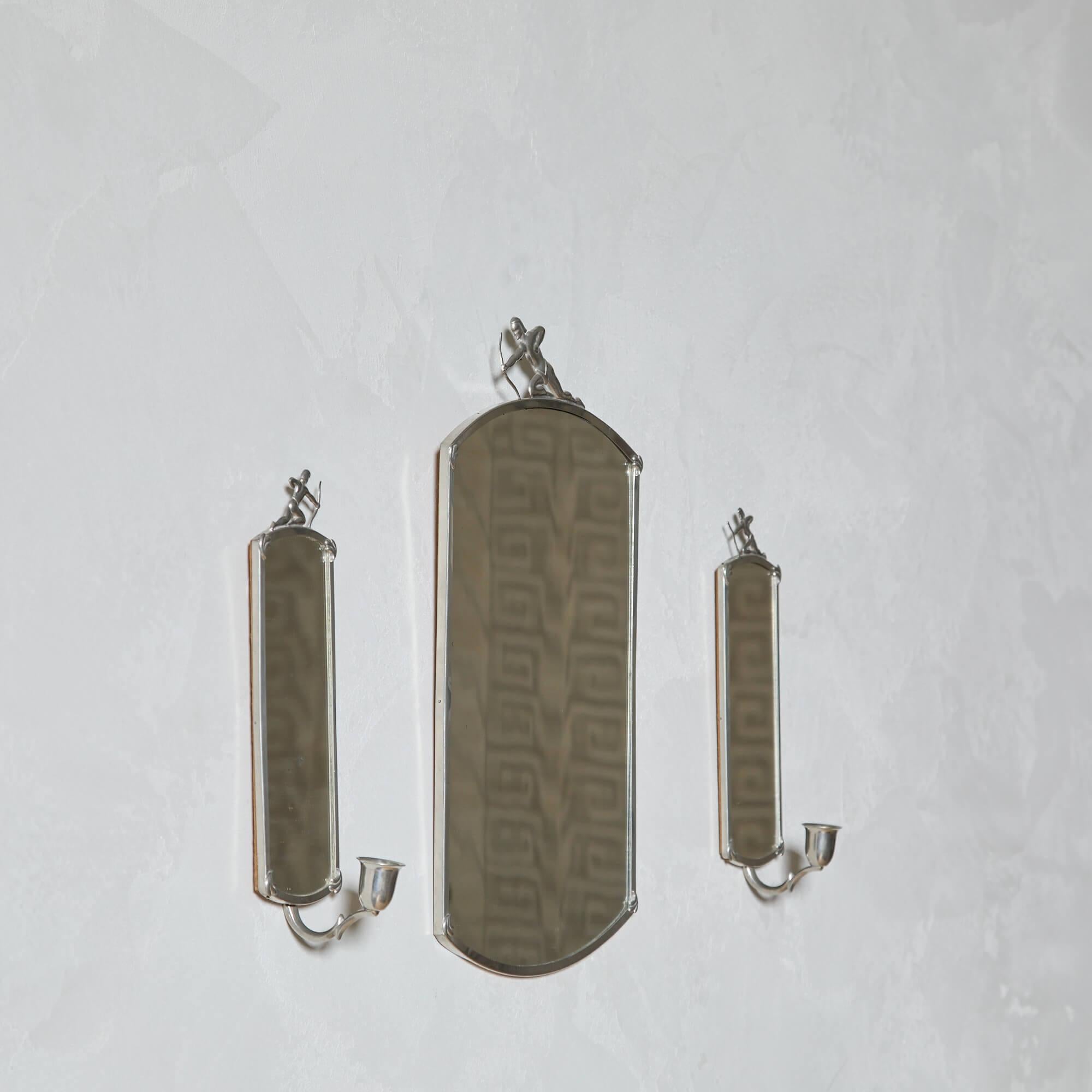 La grâce suédoise est une brève période de l'histoire des arts décoratifs suédois au cours de laquelle le néoclassicisme rigoureux et l'Art déco ont formé un hybride exquis. Les lignes simples sont complétées par des gestes classiques