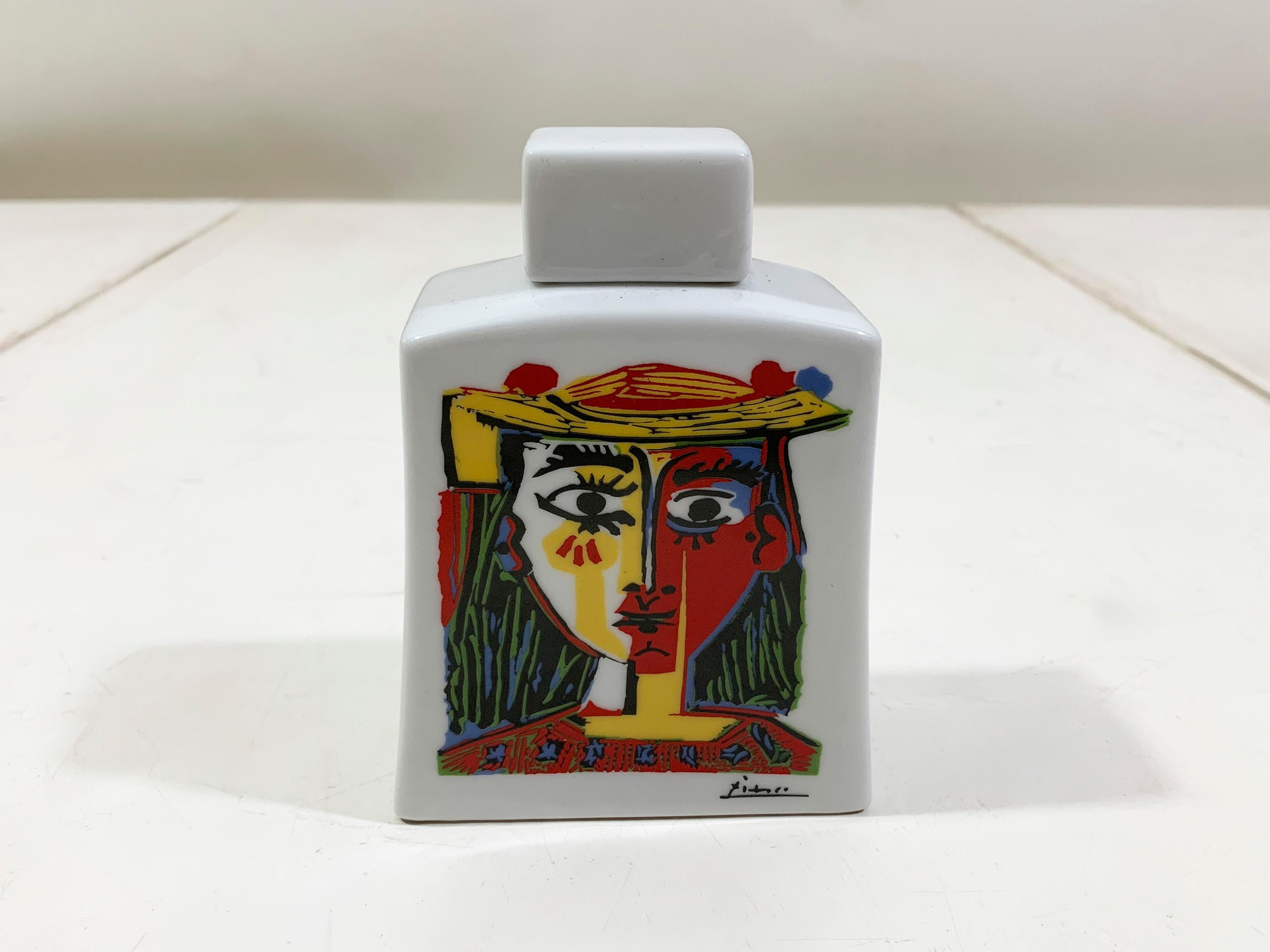 Set of Picasso Licensed Tognana Porcelain Bottle and Vase, for MMI, Italy For Sale 4