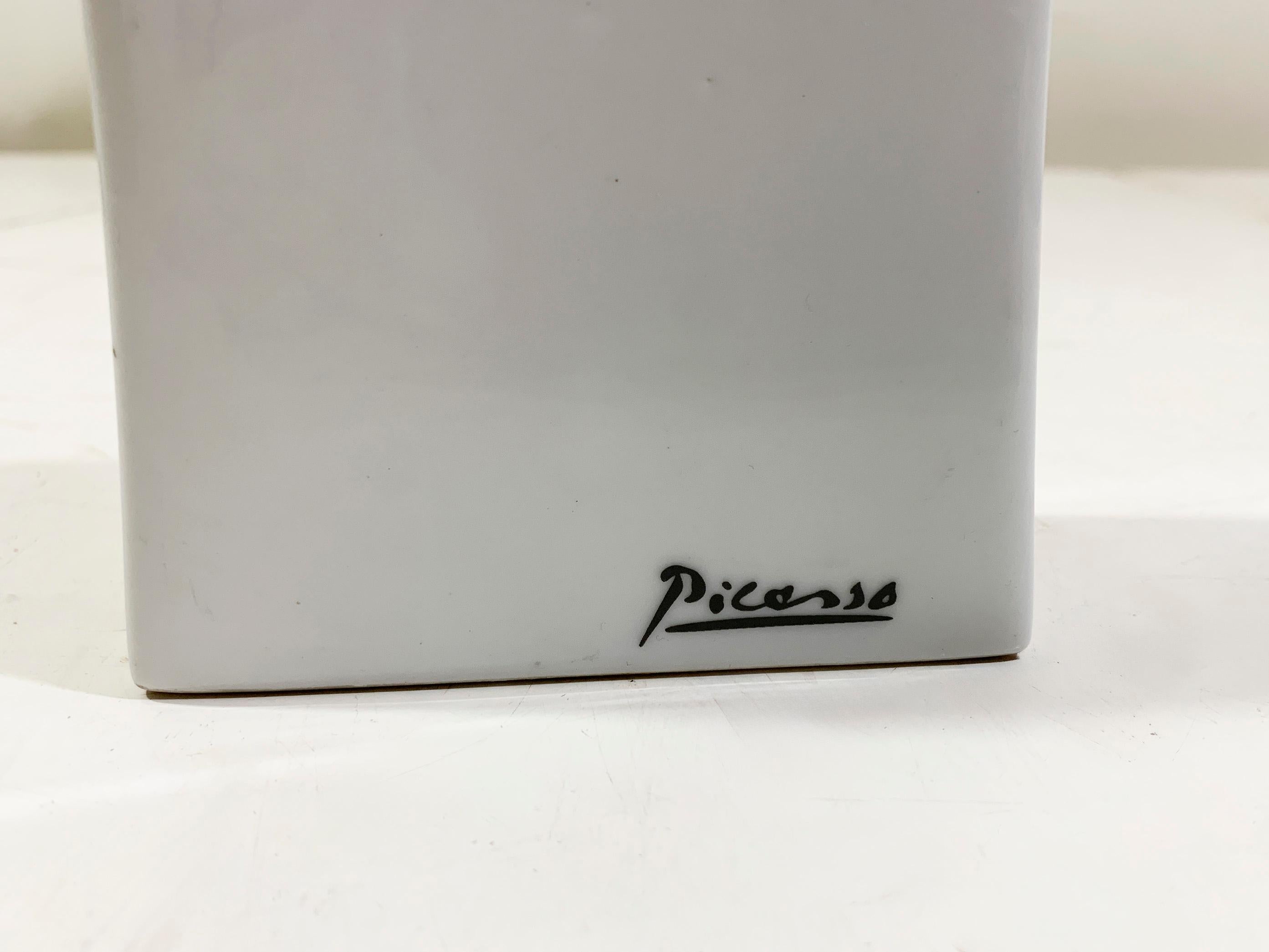 Set of Picasso Licensed Tognana Porcelain Bottle and Vase, for MMI, Italy For Sale 8