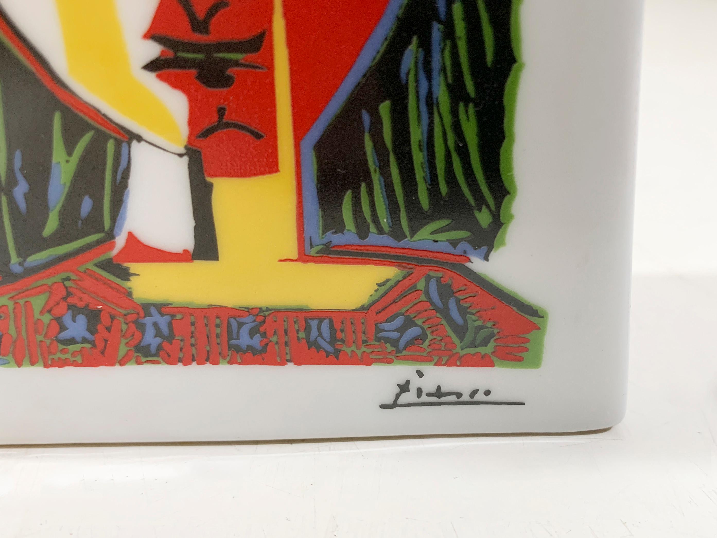 Set of Picasso Licensed Tognana Porcelain Bottle and Vase, for MMI, Italy For Sale 10