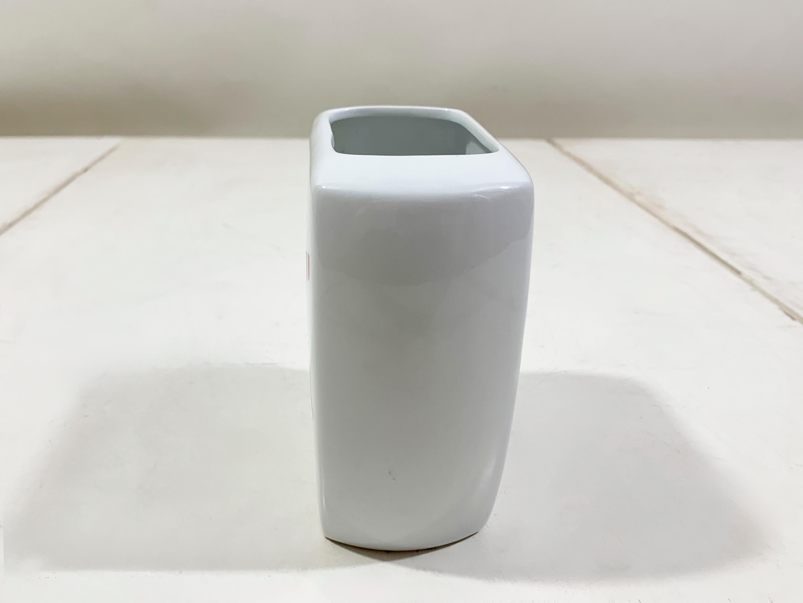 Set of Picasso Licensed Tognana Porcelain Bottle and Vase, for MMI, Italy In Good Condition For Sale In Beirut, LB