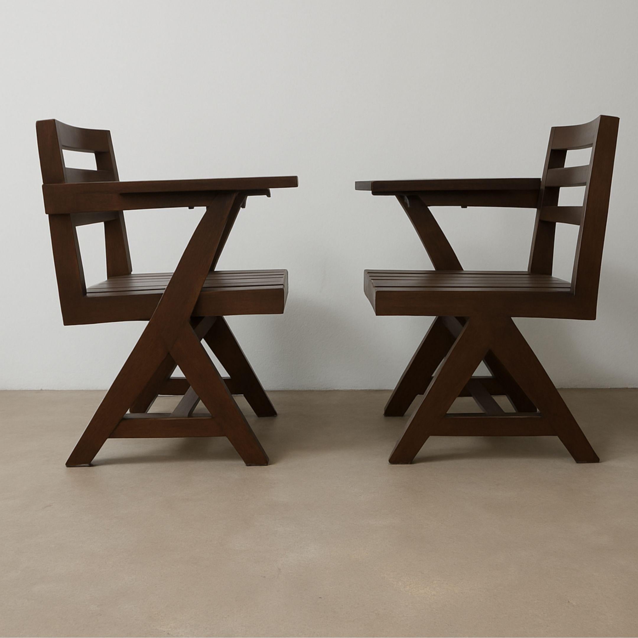 Ensemble de chaises à écrire PJ-SI-26-C à lattes de Pierre Jeanneret, C.I.C., 1960 Bon état - En vente à Amsterdam, NL