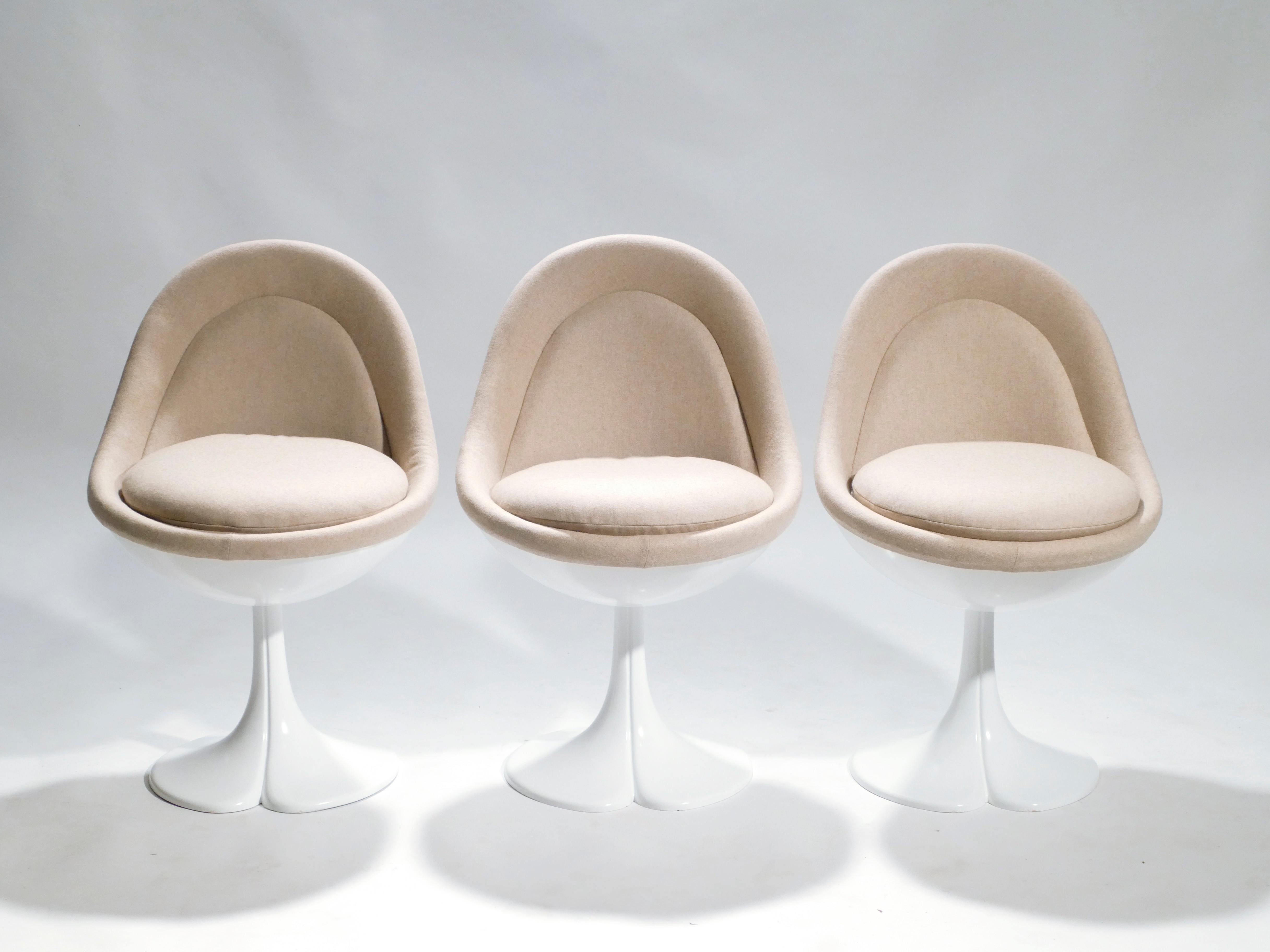 Mid-Century Modern Set of Pierre Paulin Fiberglass Table and Six Chairs, 1960s