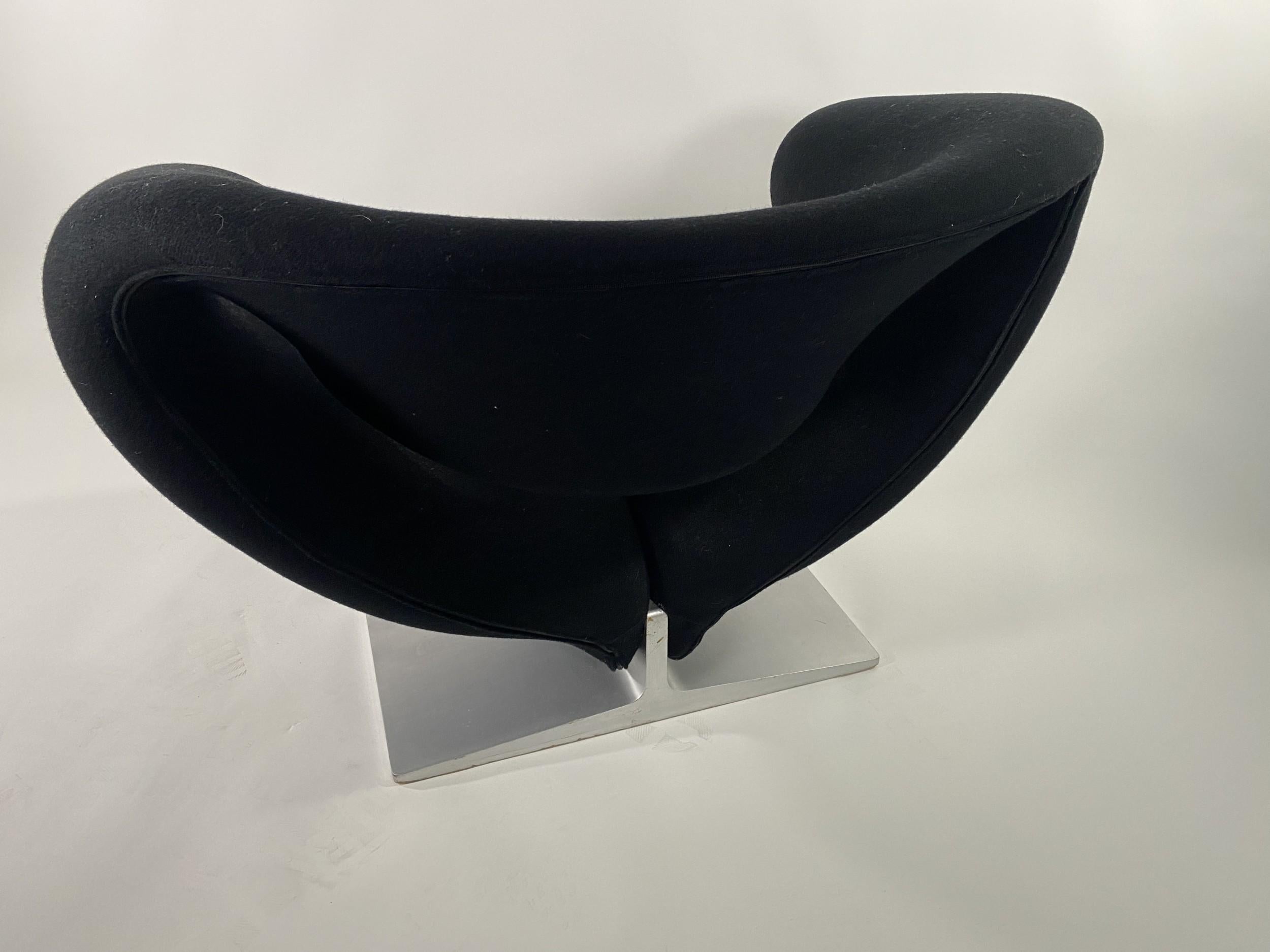 20th Century Set of Pierre Paulin French Mid-Century Black Ribbon Armchairs and Ottoman For Sale