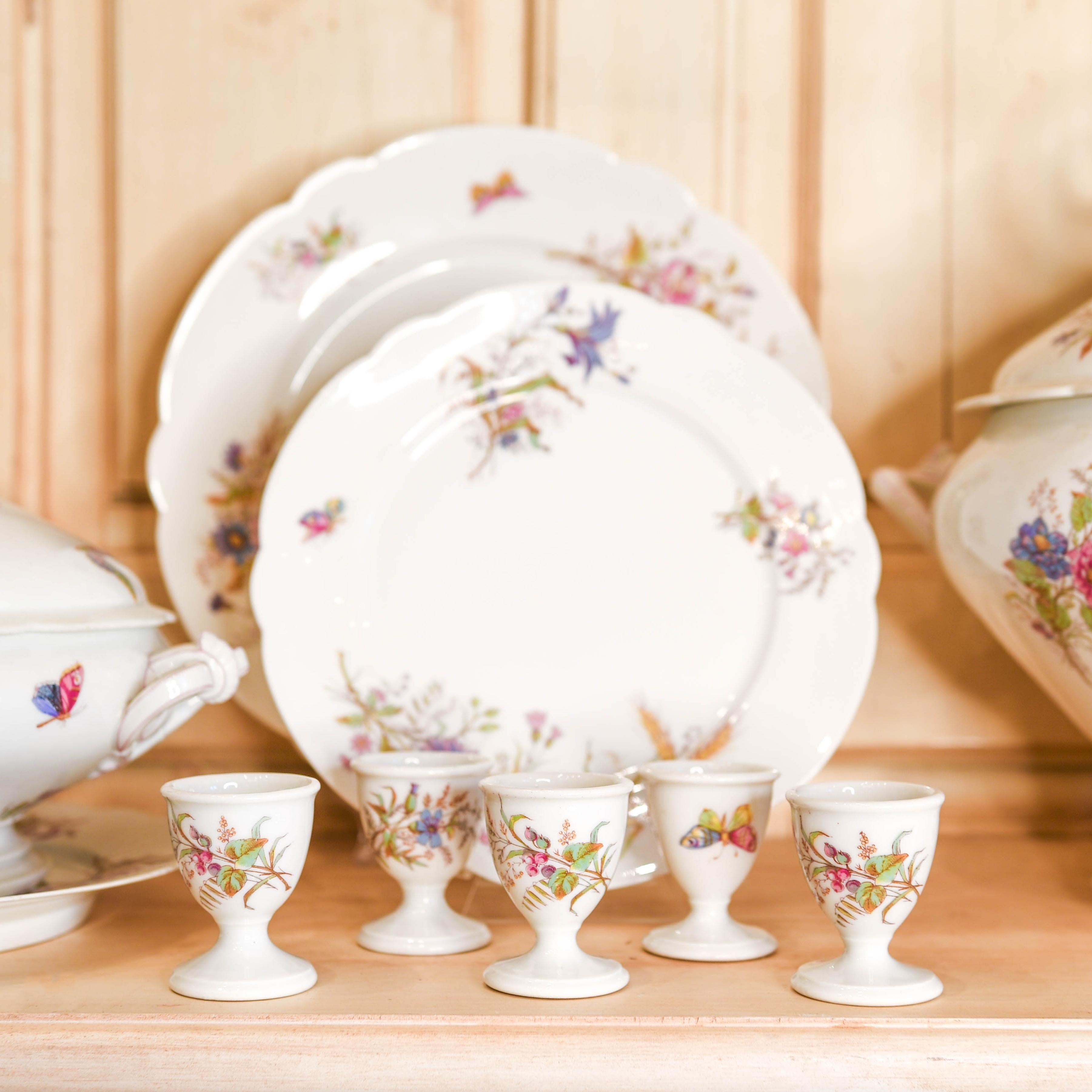Set of Pilivuyt Porcelain Tableware For Sale 1