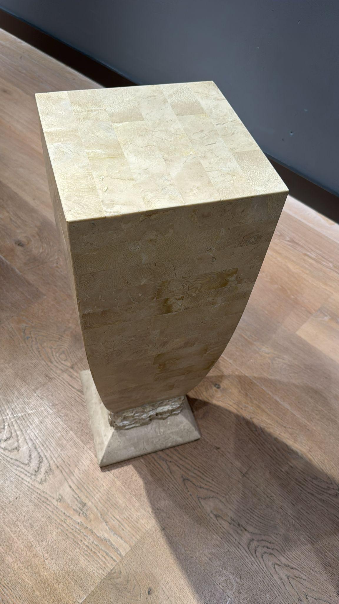Set of Pillar and Vase made from Travertine, Italy For Sale 2