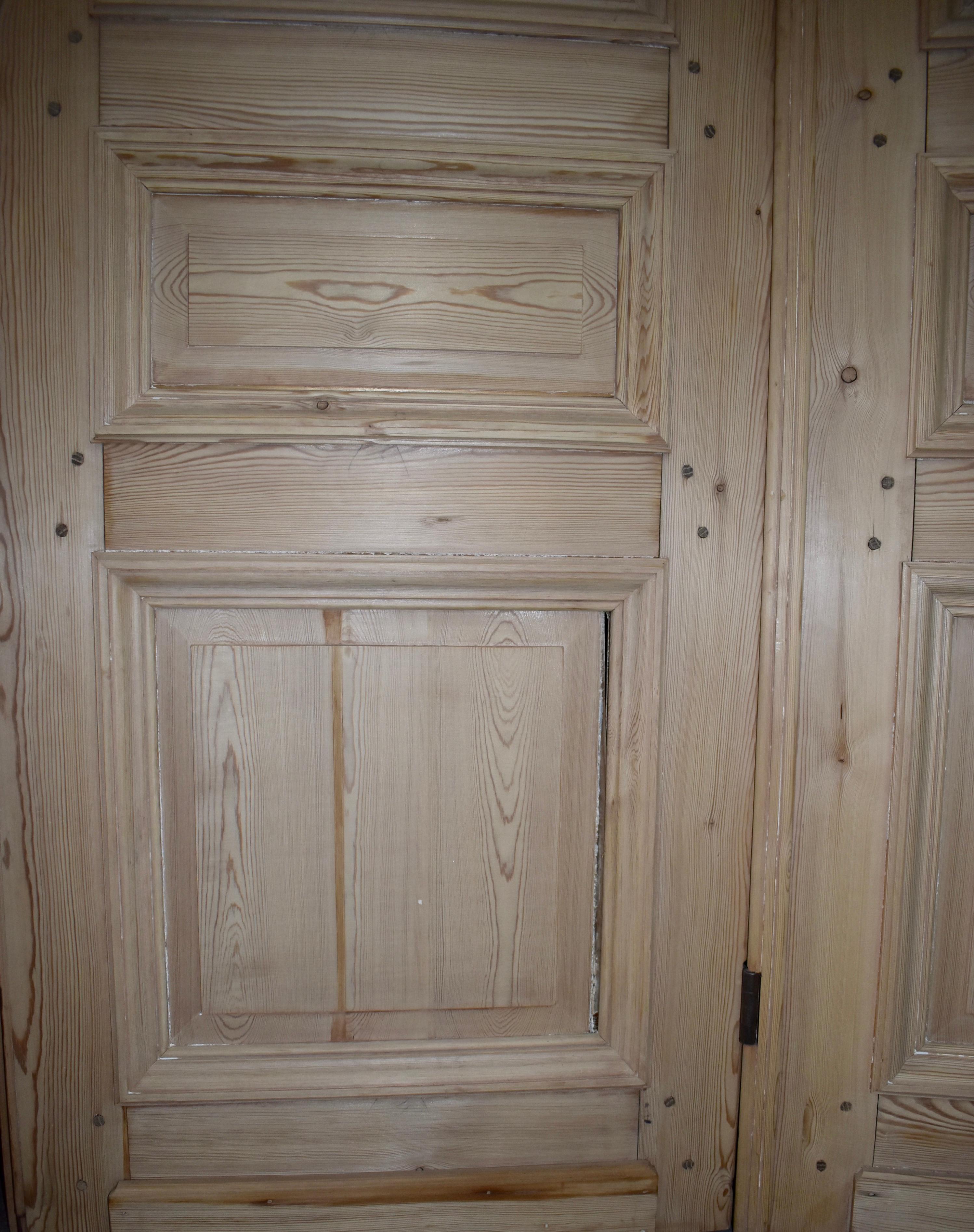 Set of Pine Etched Glass Doors, circa 1900 For Sale 2