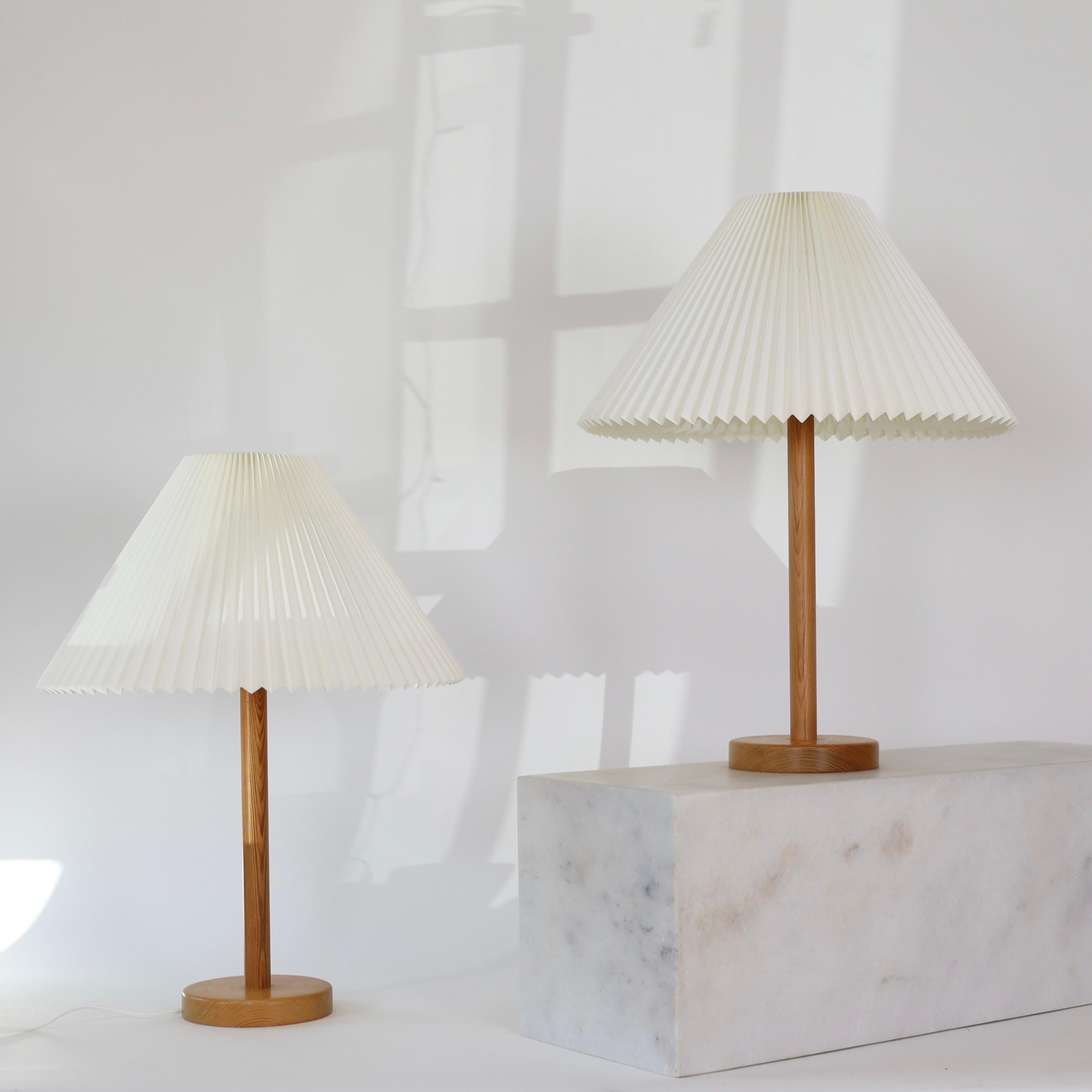 Suédois Ensemble de lampes de table en pin par Solbackens Svarveri, Suède, 1970 en vente
