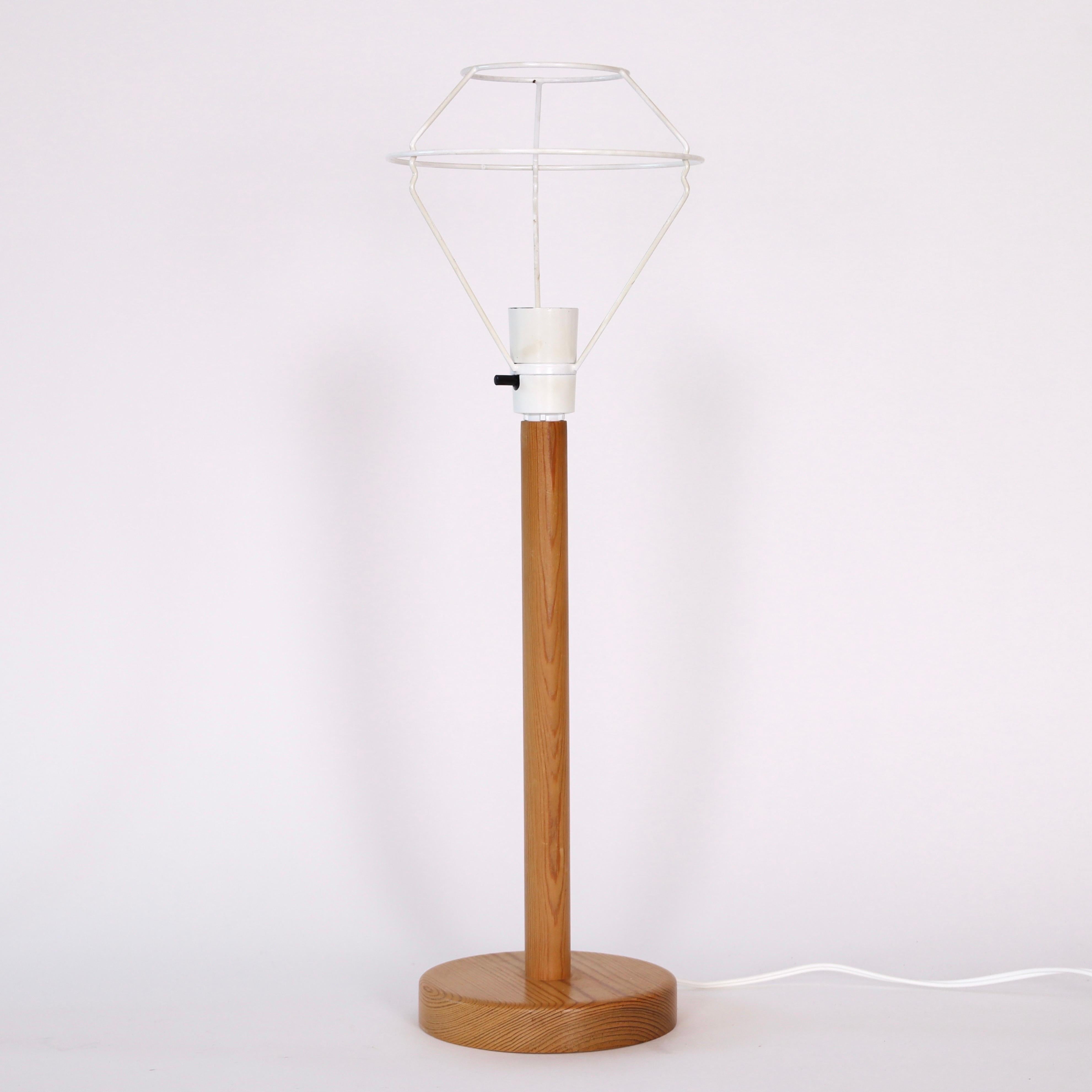 Ensemble de lampes de table en pin par Solbackens Svarveri, Suède, 1970 en vente 3