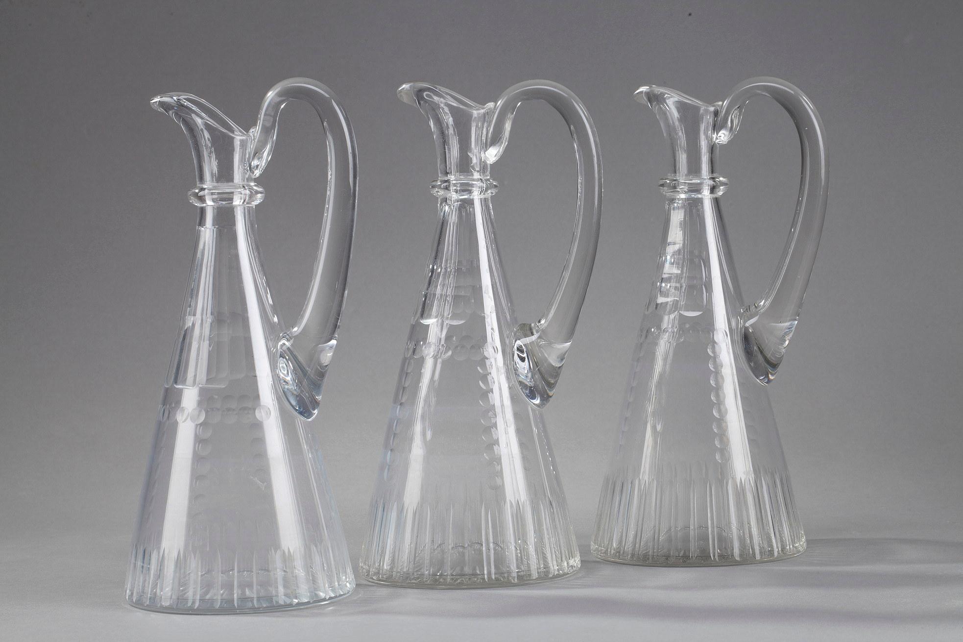 Set of Pitchers and Decanters in Molded Glass In Good Condition For Sale In Paris, FR
