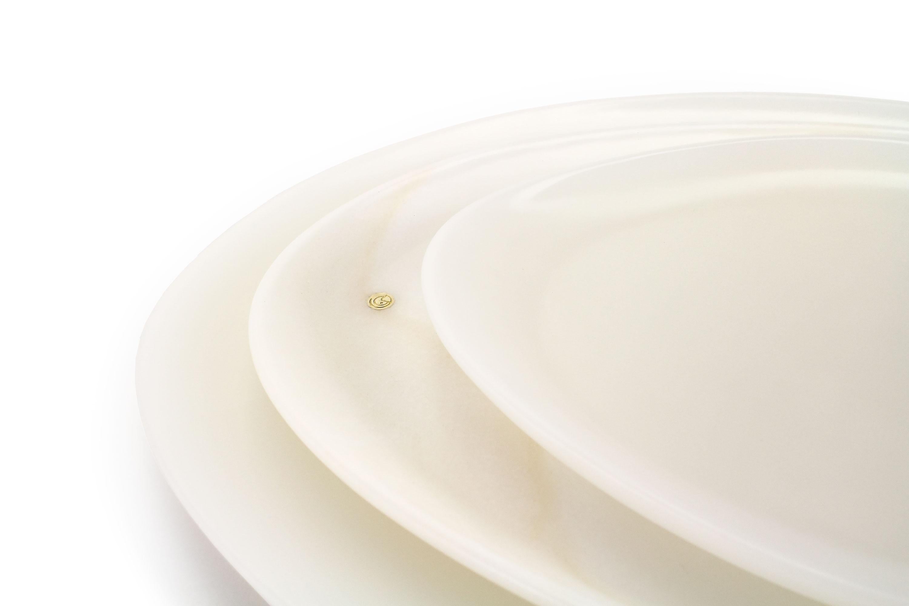 Modern Plates Platters Serveware Set of 3 White Onyx Marble Collectible Design Italy For Sale