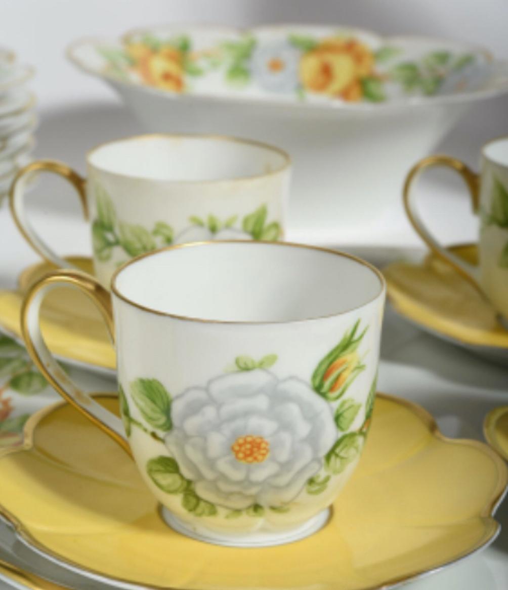 20th Century Set of Porcelain Service by Giovanna Amoruso Manzari and Limoges for Nina Ricci For Sale