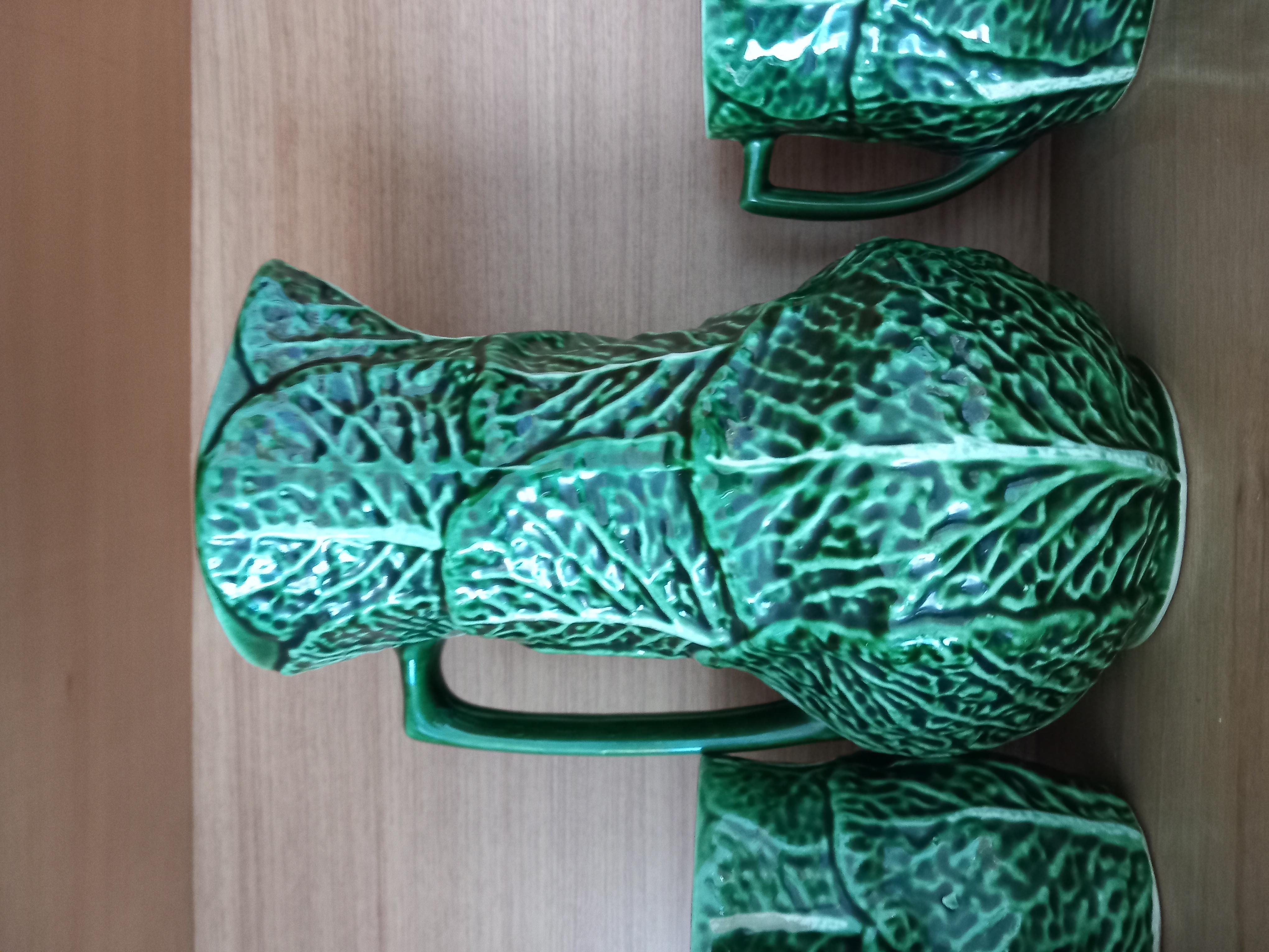 Set aus Majolika-Keramikkrug und 6 Becherbechern in Form eines Cabbage (Der Preis bezieht sich auf das Set) im Angebot 3