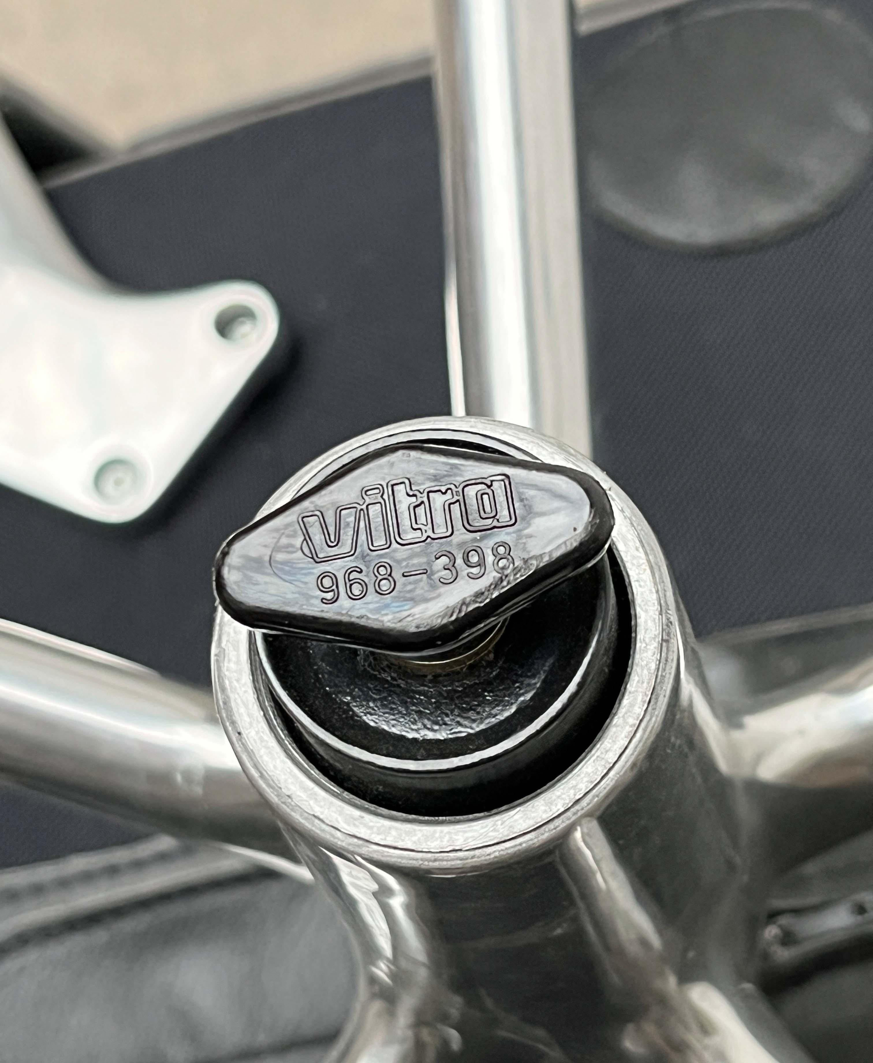 Set di poltrone girevoli postmoderne in pelle AC2 di Antonio Cittero per Vitra anni '90 in vendita 9