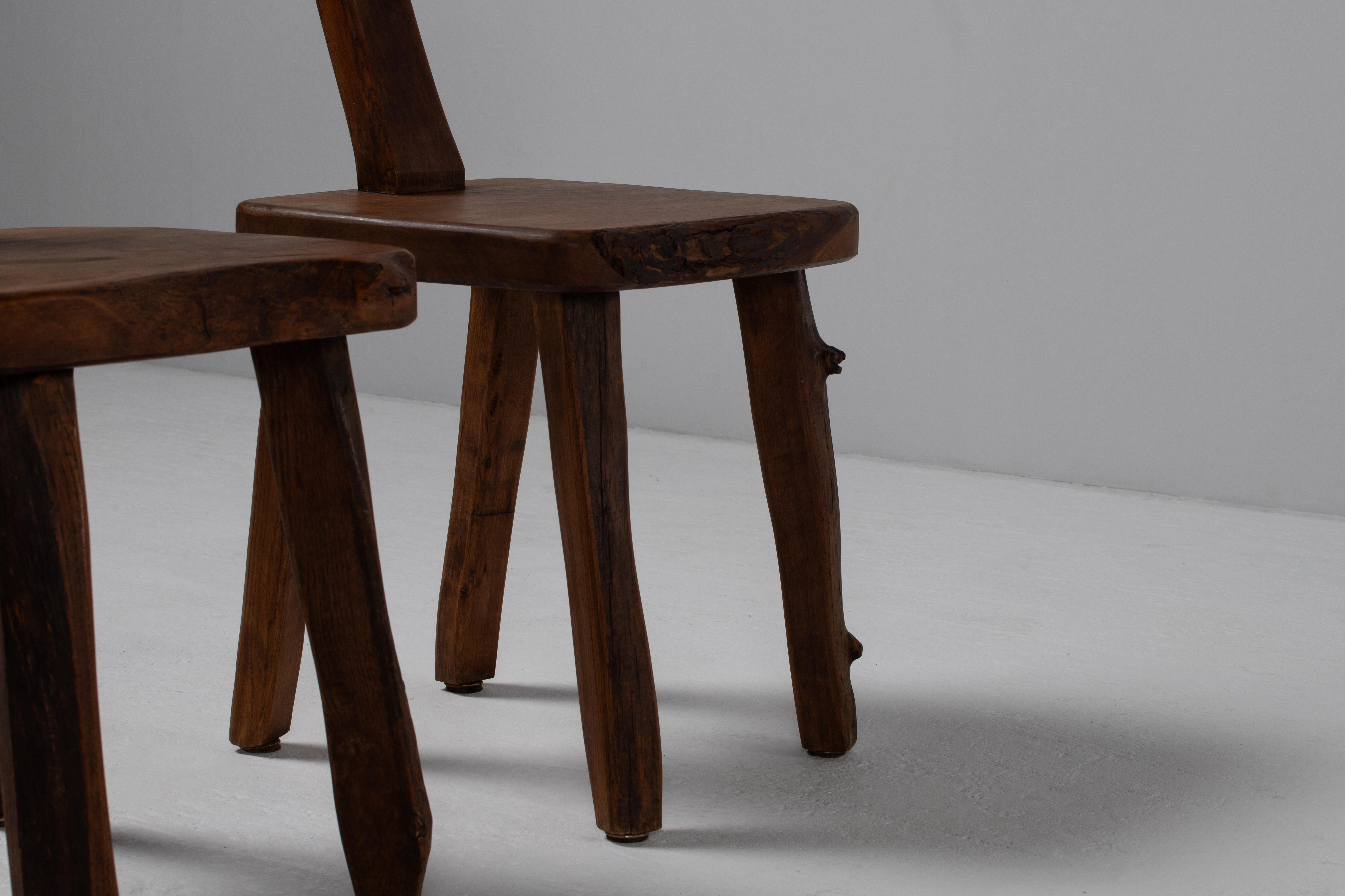 Olmo Set di sedie primitive brutaliste in legno massiccio, sedie T, Olavi Hänninen in vendita