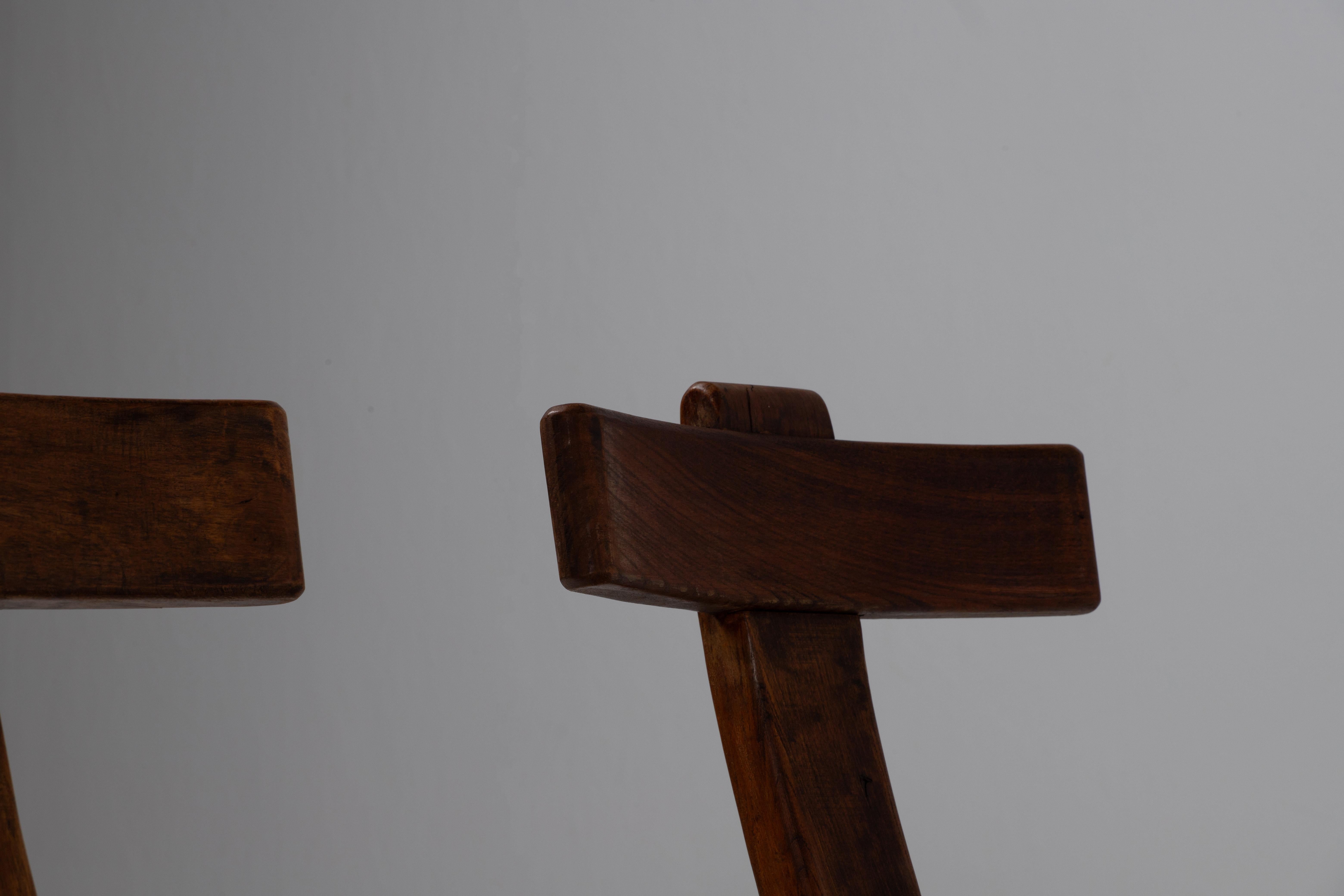 Set di sedie primitive brutaliste in legno massiccio, sedie T, Olavi Hänninen in vendita 2
