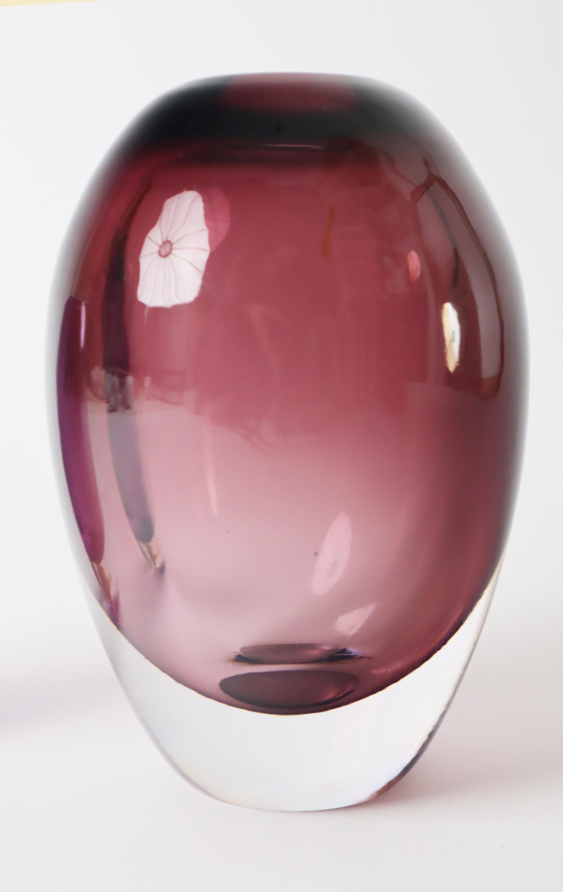 Poli Ensemble de vases en verre de couleur violet et framboise par Gunnar Nylund, Suède, années 1960 en vente