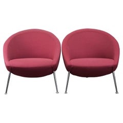 Set of purple vintage Artifort design armchairs, model Hanna, in good condition