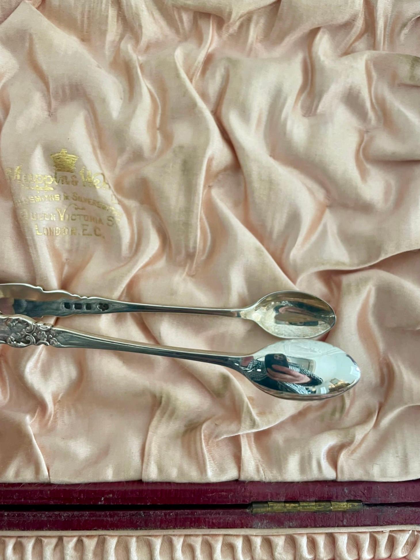 Set of Quality Antique Victorian Solid Silver Spoons and Sugar Tongs  For Sale 1