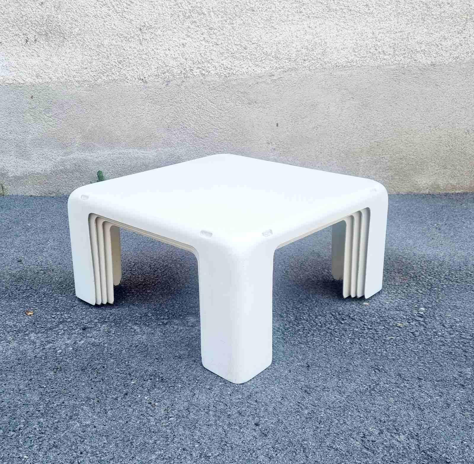 Conjunto de mesas de centro Quattro Gatti Diseño de Mario Bellini para C&B Italia, años 60 Fibra de vidrio en venta