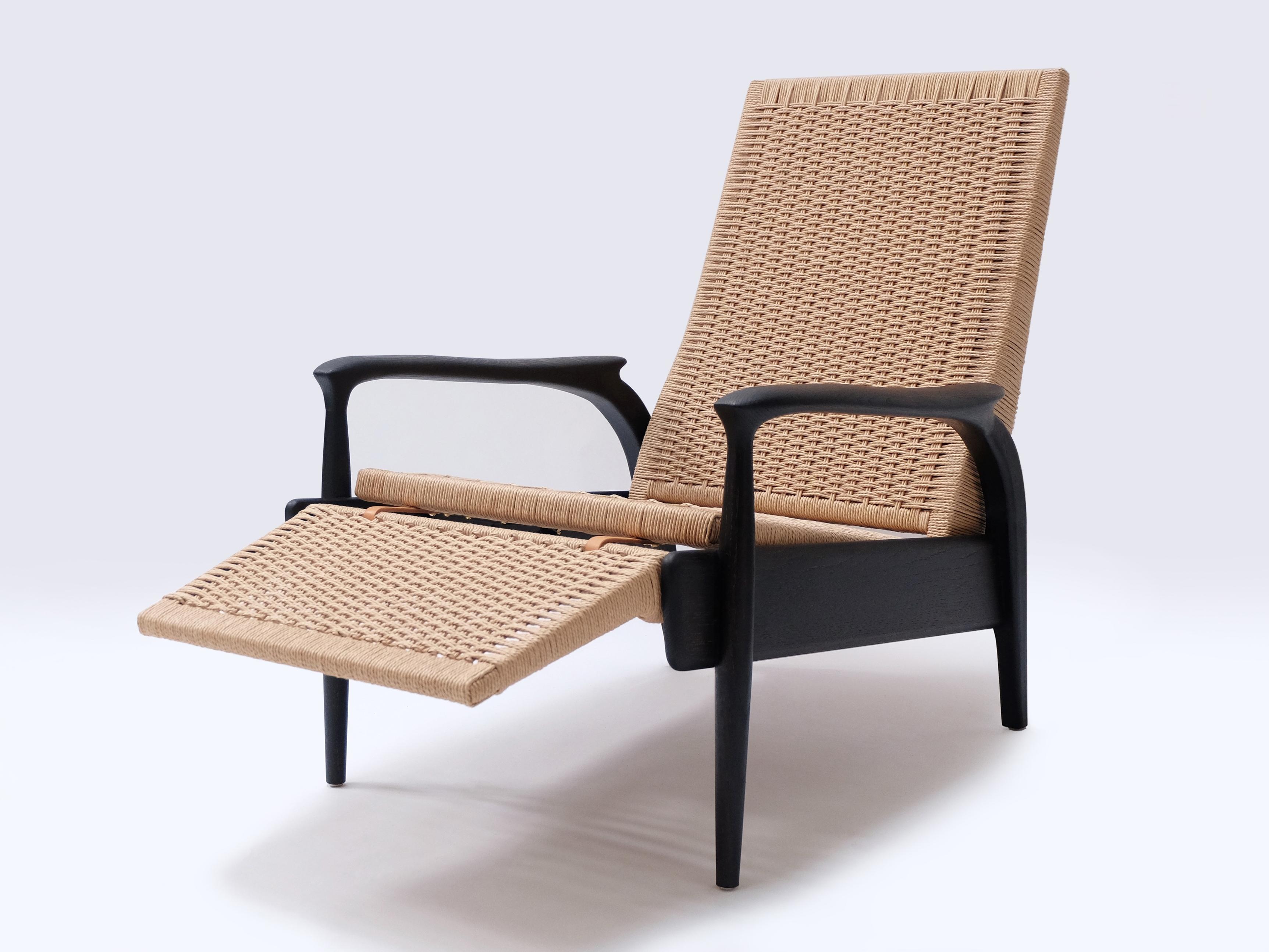 Anglais Ensemble de fauteuils inclinables en chêne noirci, cordon danois naturel, coussins en cuir en vente