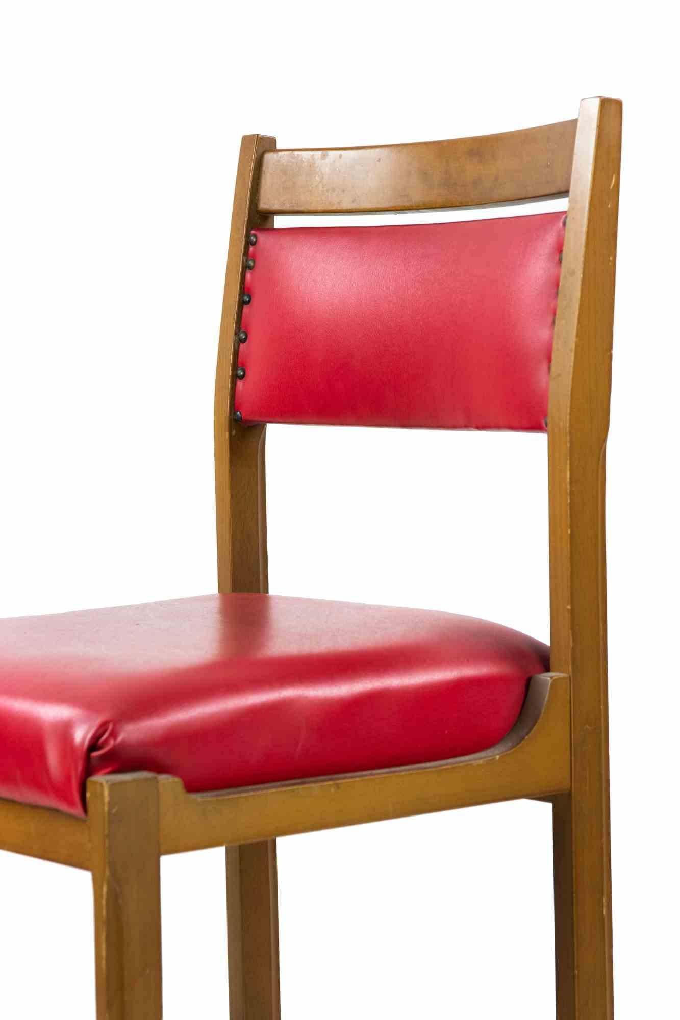 Satz von roten Stühlen, 1970 (Ende des 20. Jahrhunderts) im Angebot