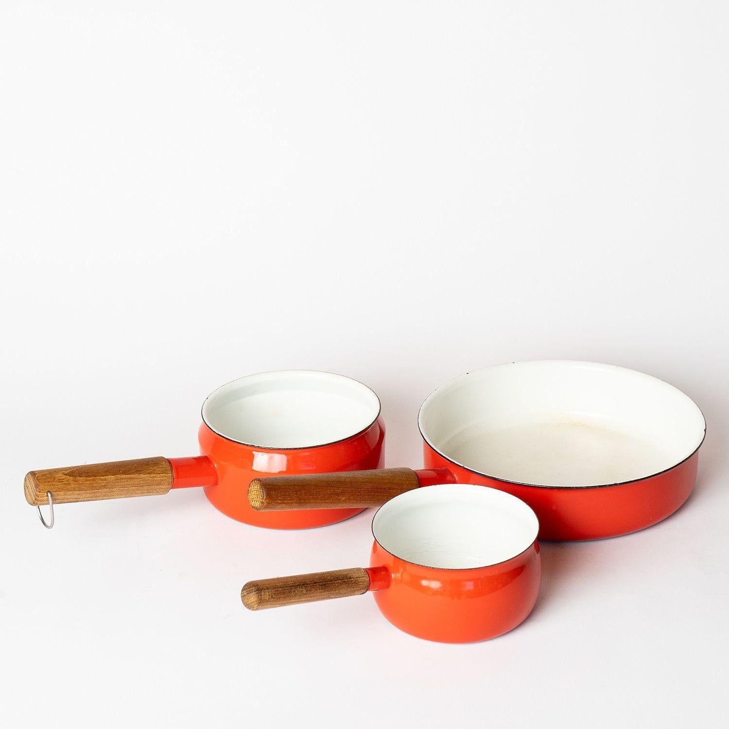 Set of Vintage Enamel Saucepans by Seppo Mallat for Finel Arabia Finland, 1960s For Sale 1