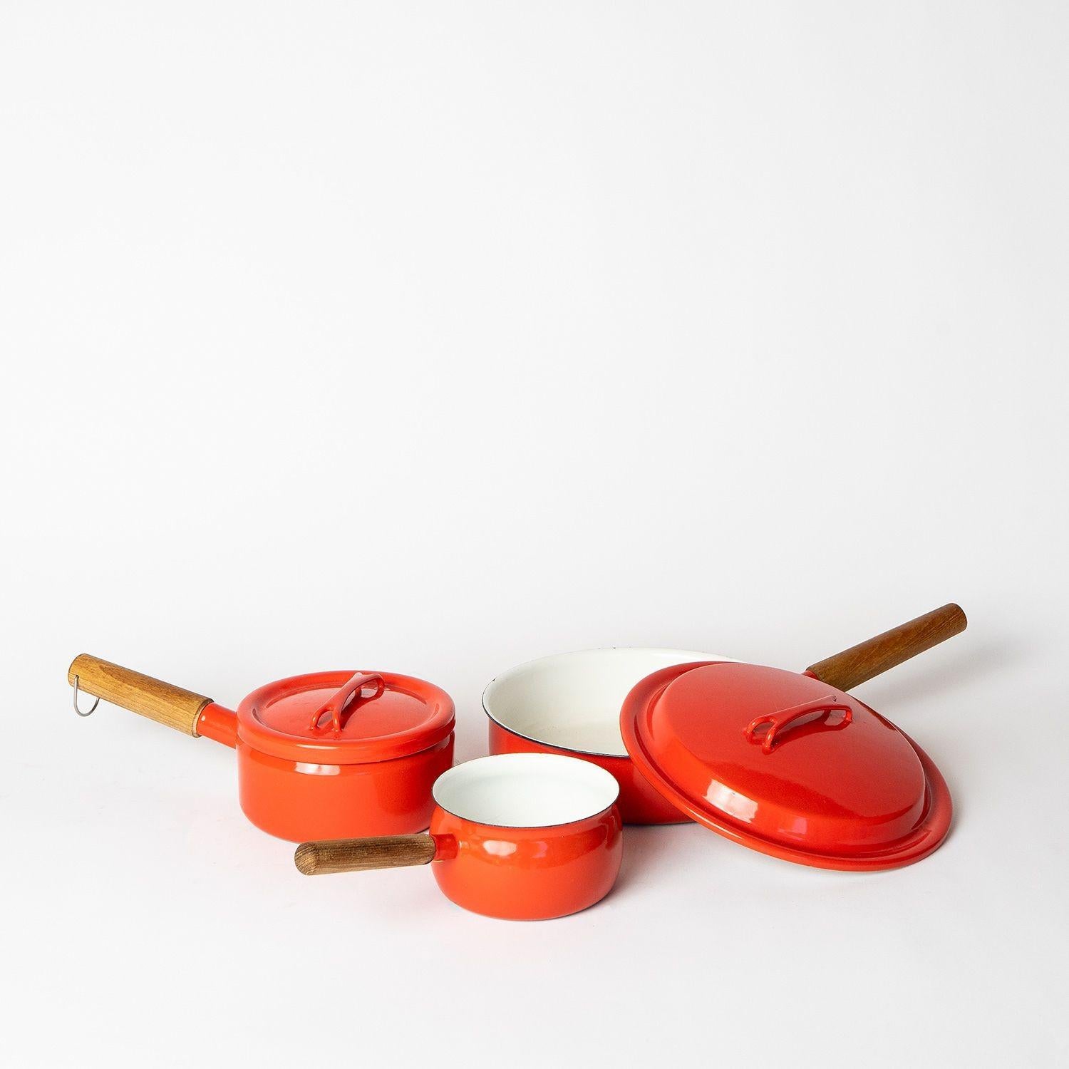 20th Century Set of Vintage Enamel Saucepans by Seppo Mallat for Finel Arabia Finland, 1960s For Sale